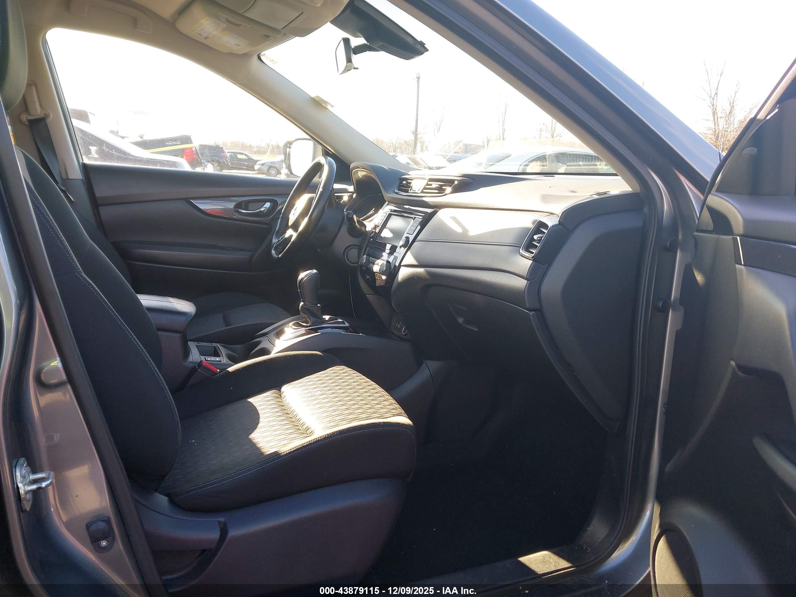 NISSAN ROGUE image 5