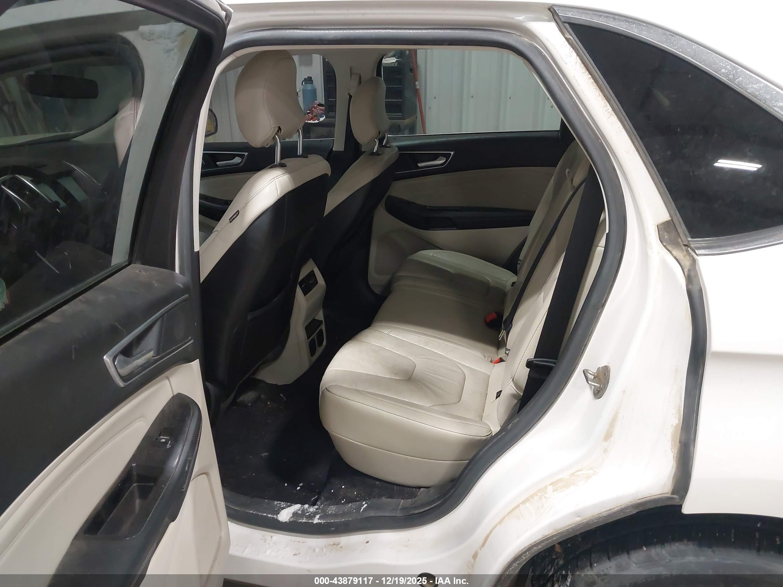 FORD EDGE image 8