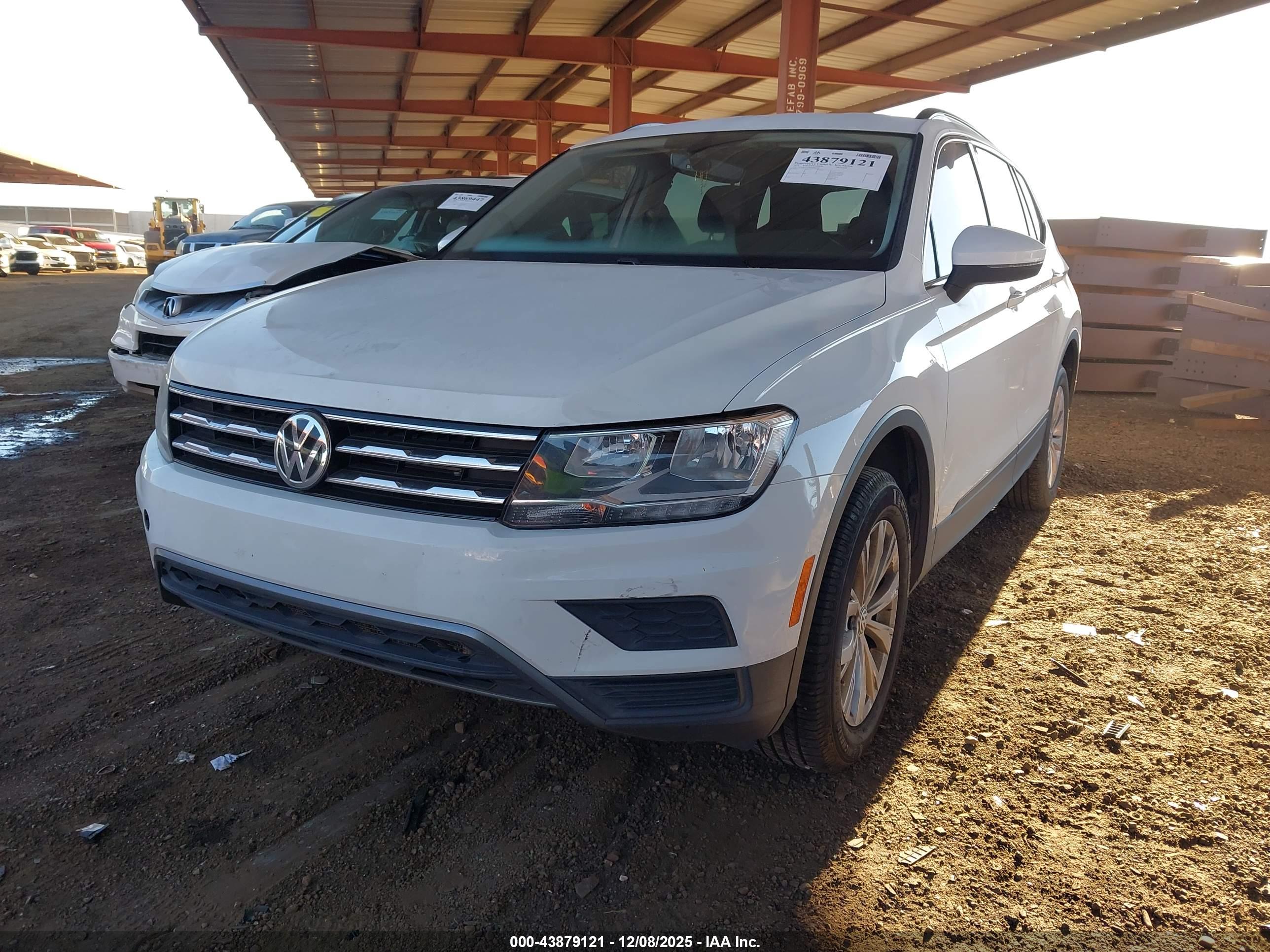 VOLKSWAGEN TIGUAN image 2
