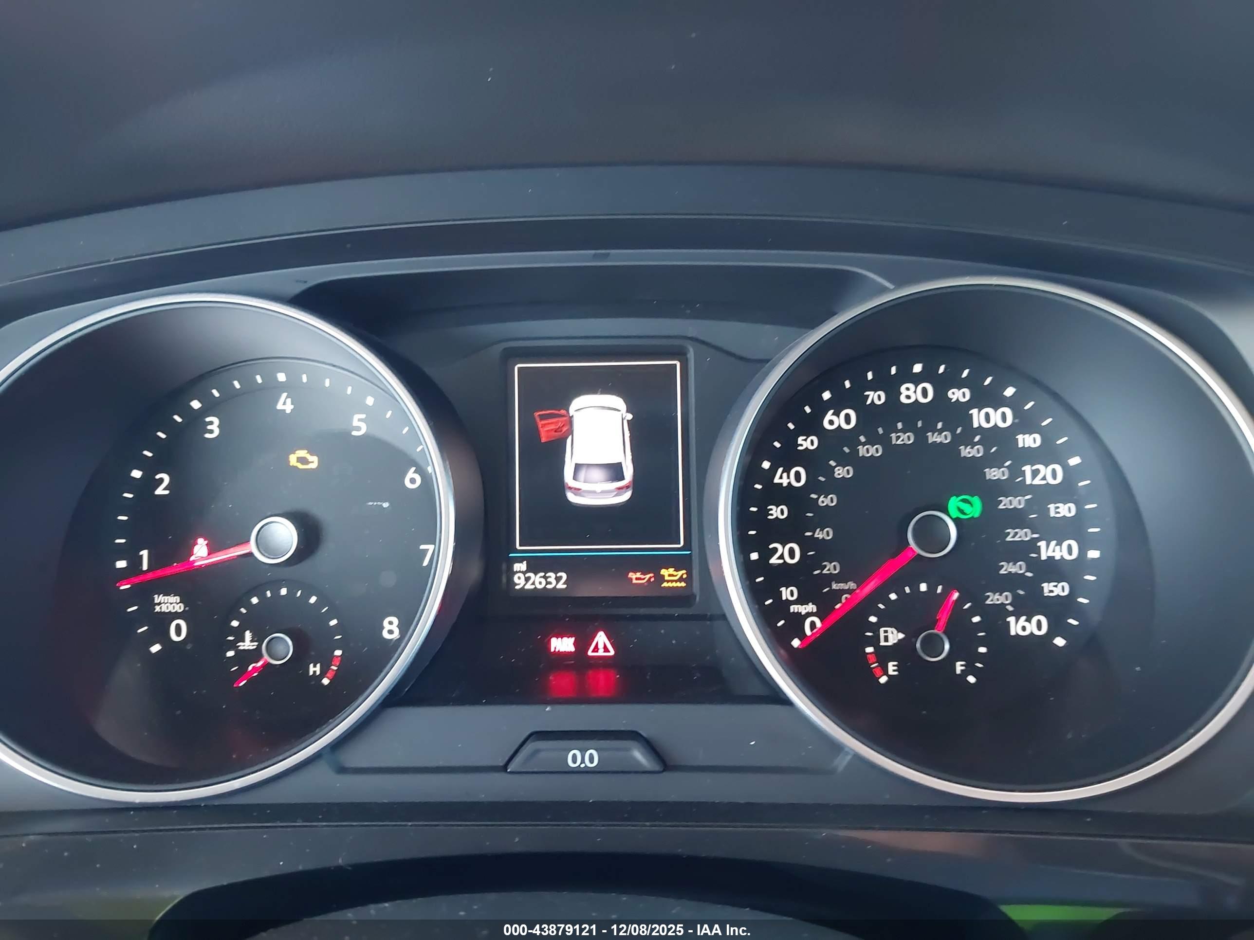 VOLKSWAGEN TIGUAN image 7