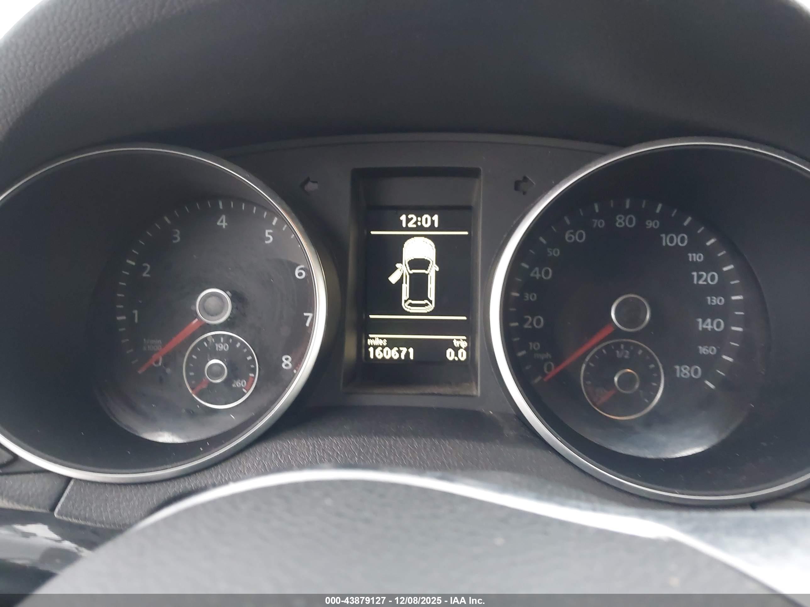 VOLKSWAGEN GTI image 7