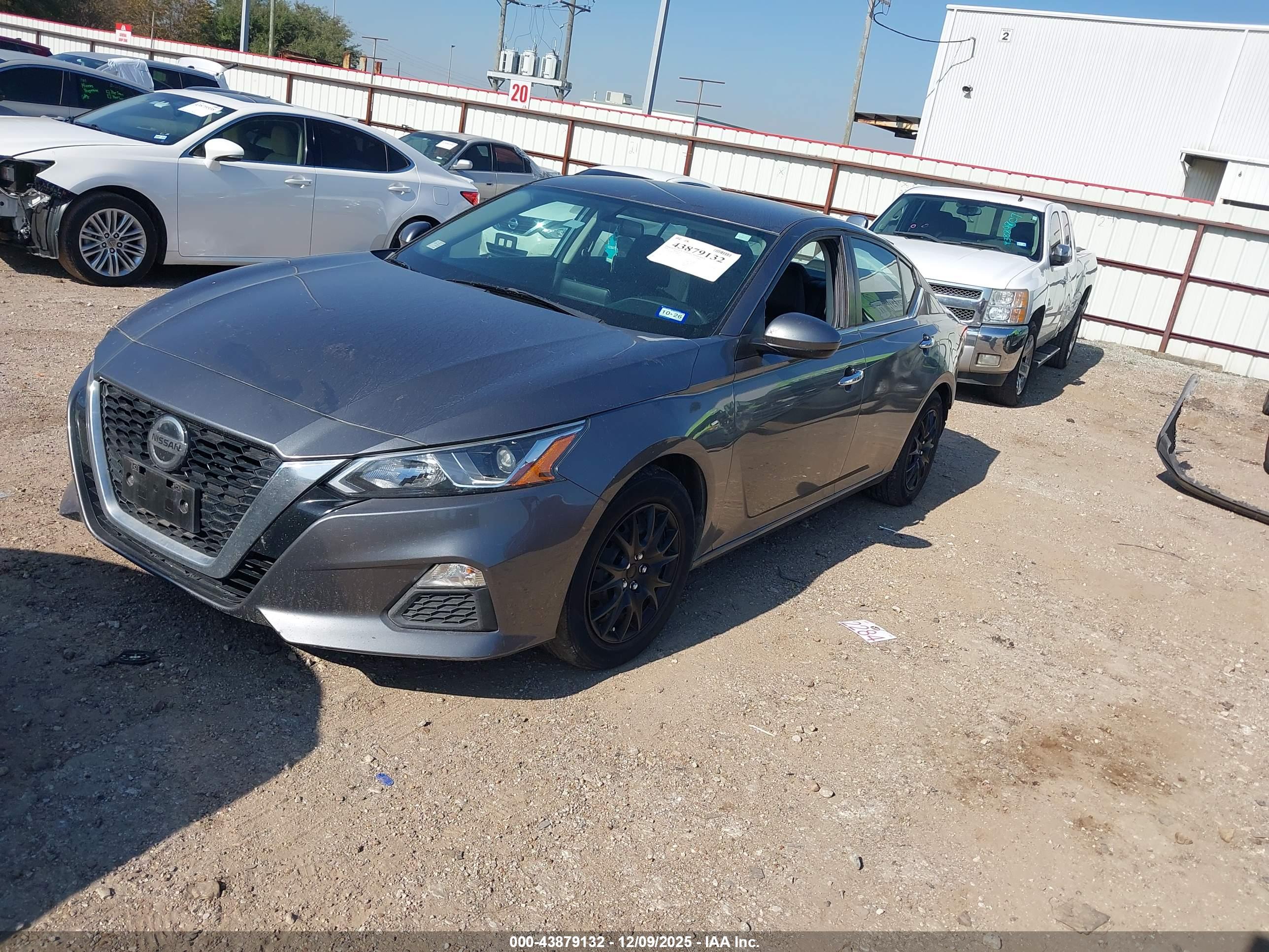 NISSAN ALTIMA image 2