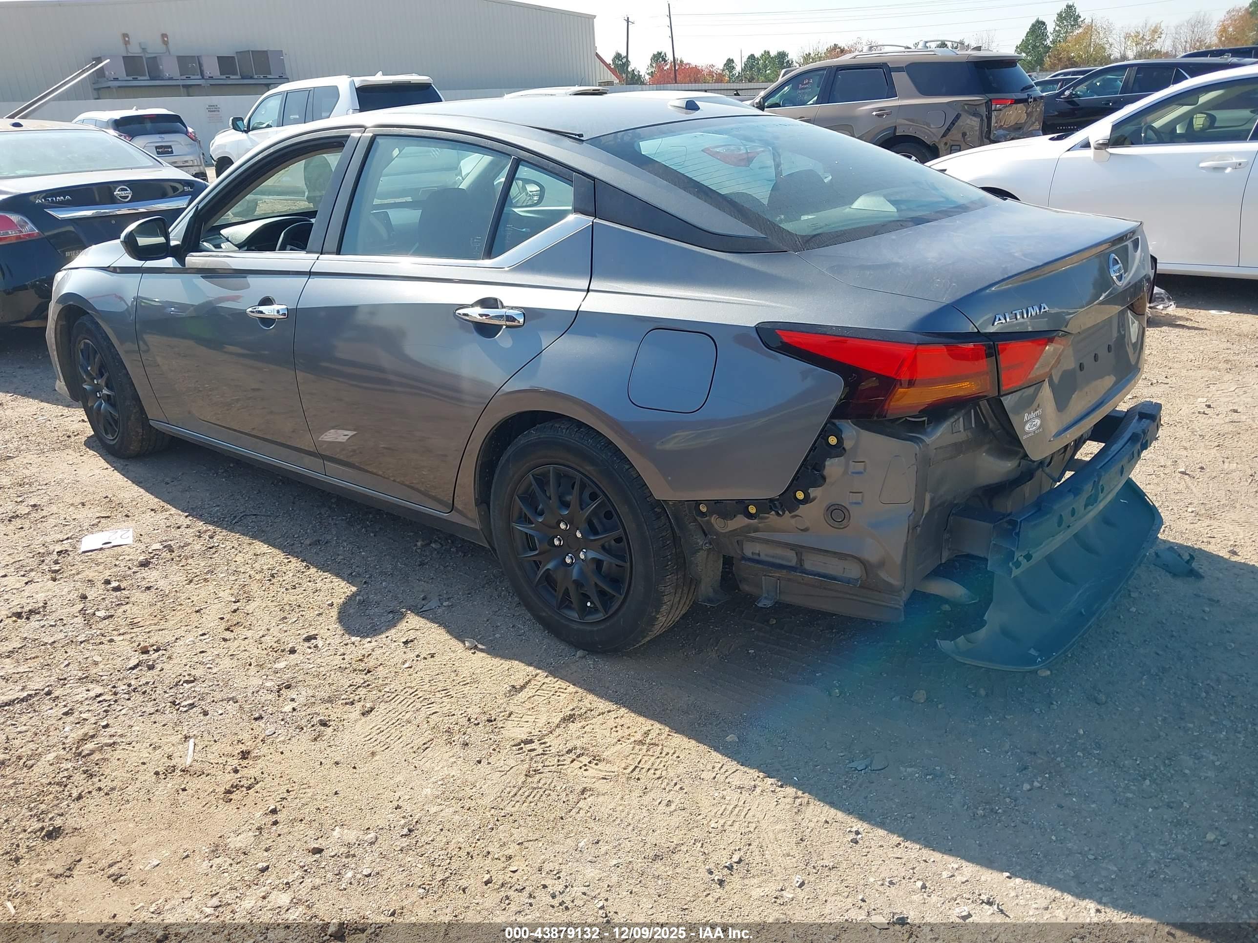 NISSAN ALTIMA image 3