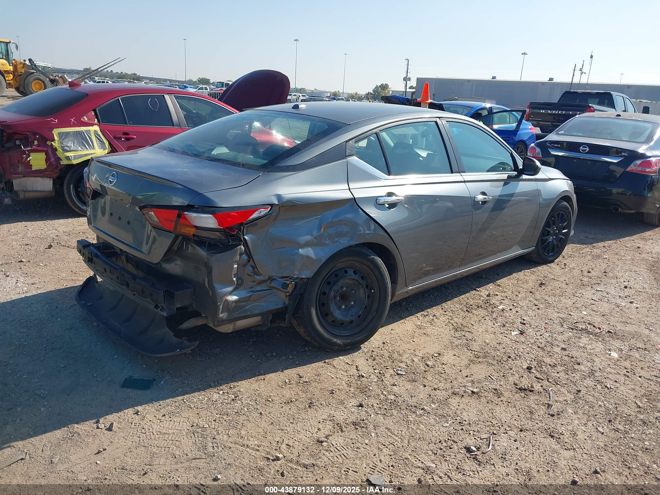 NISSAN ALTIMA image 4