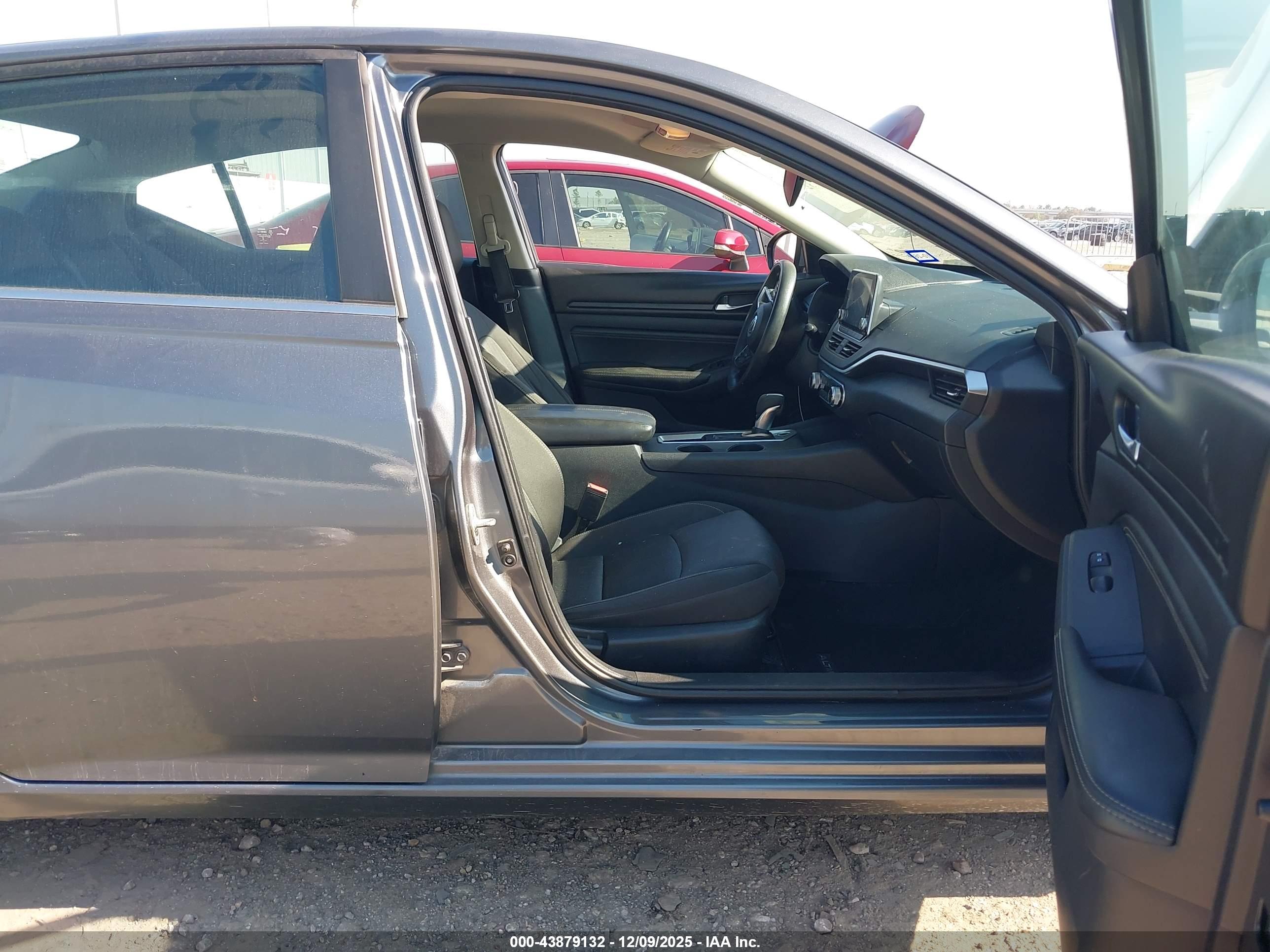 NISSAN ALTIMA image 5