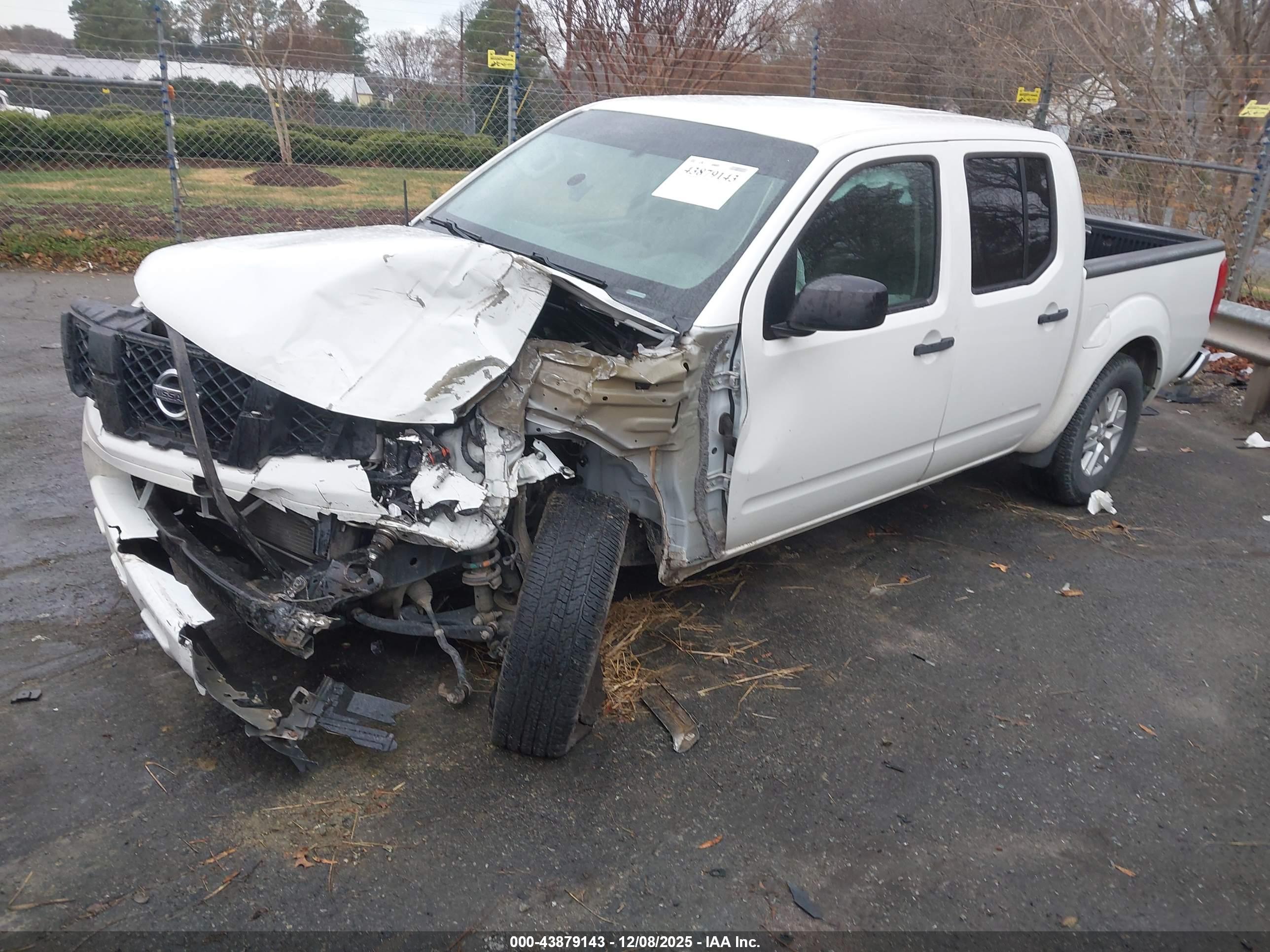 NISSAN FRONTIER image 2