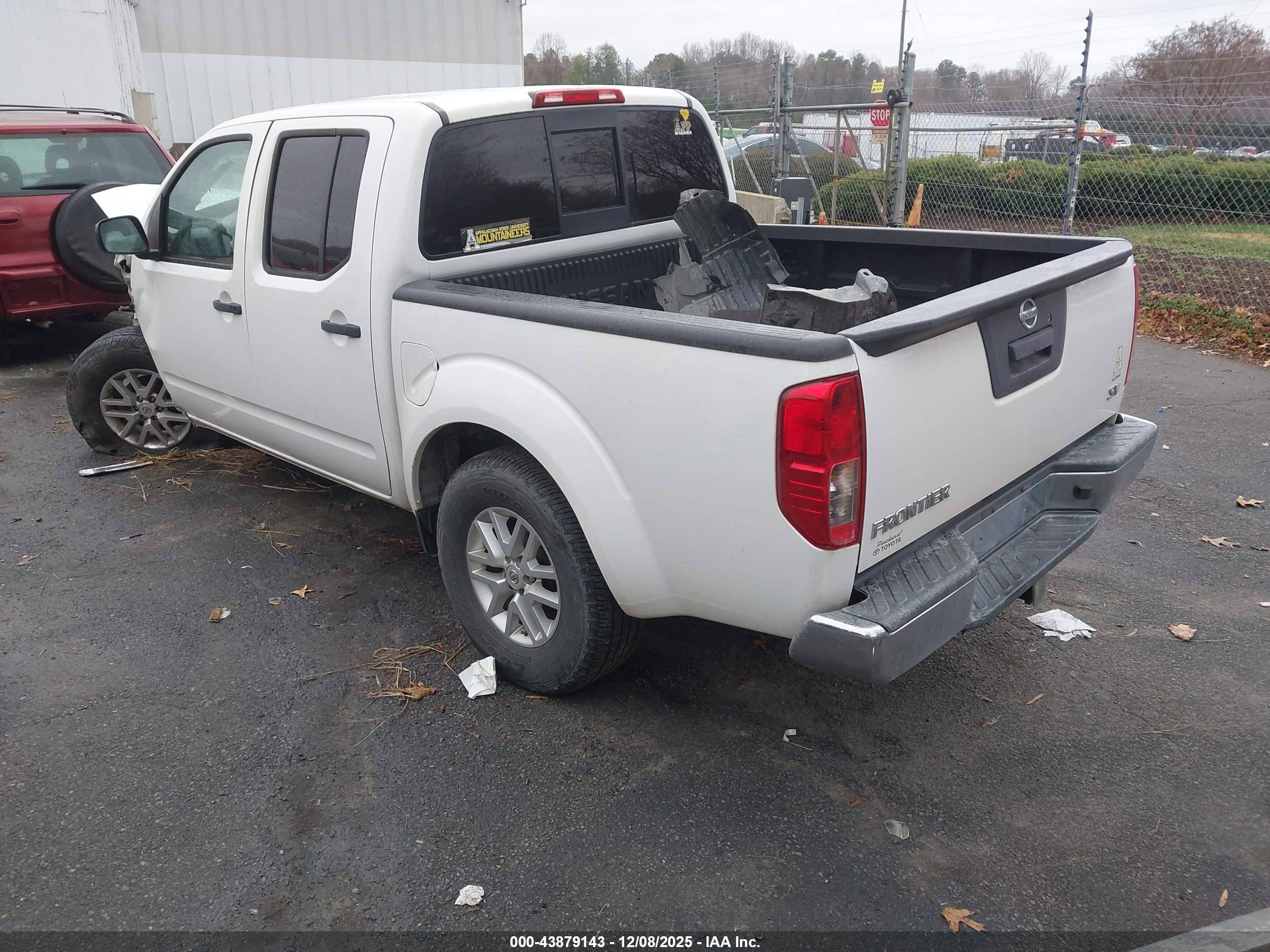 NISSAN FRONTIER image 3