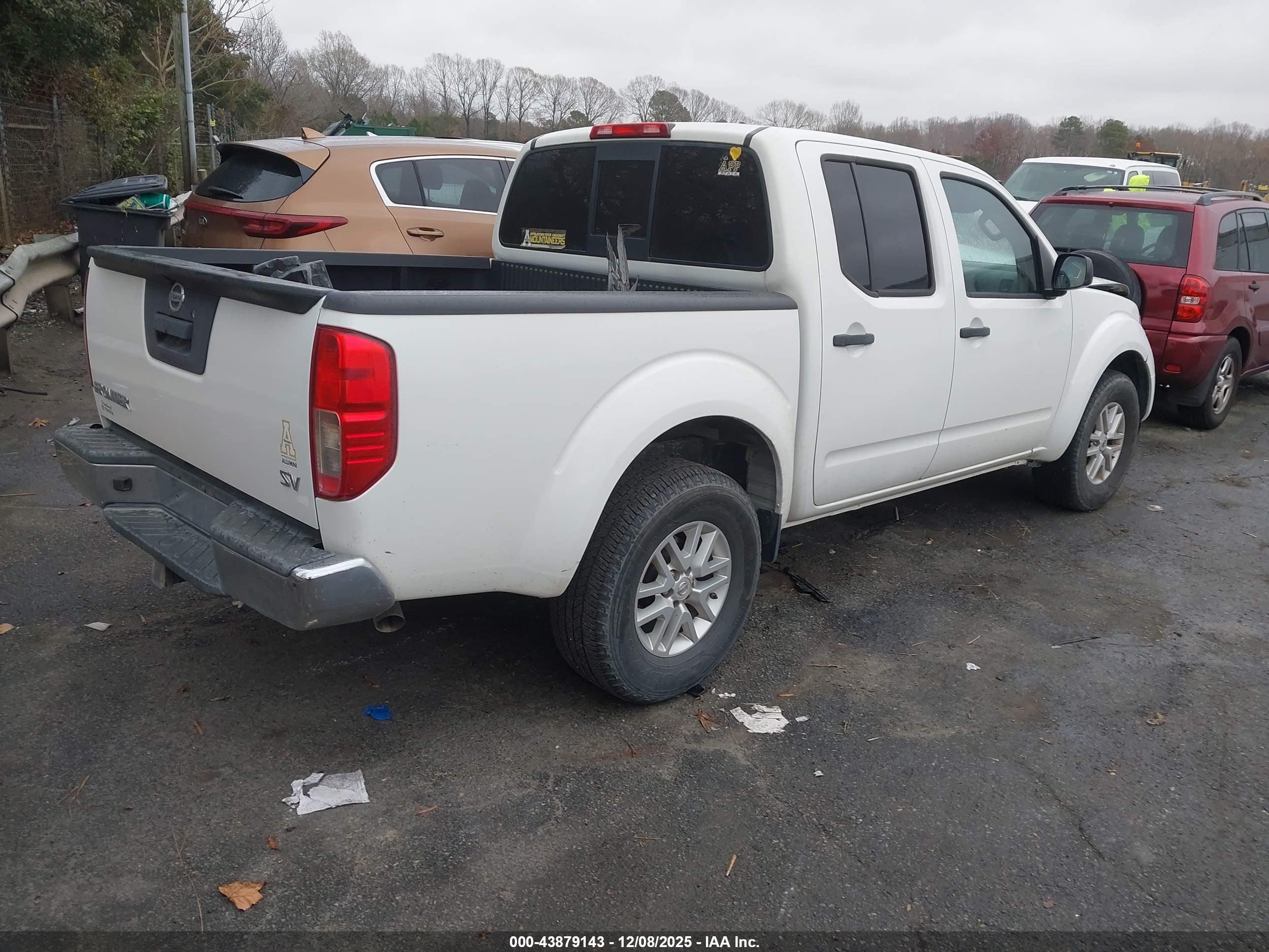 NISSAN FRONTIER image 4