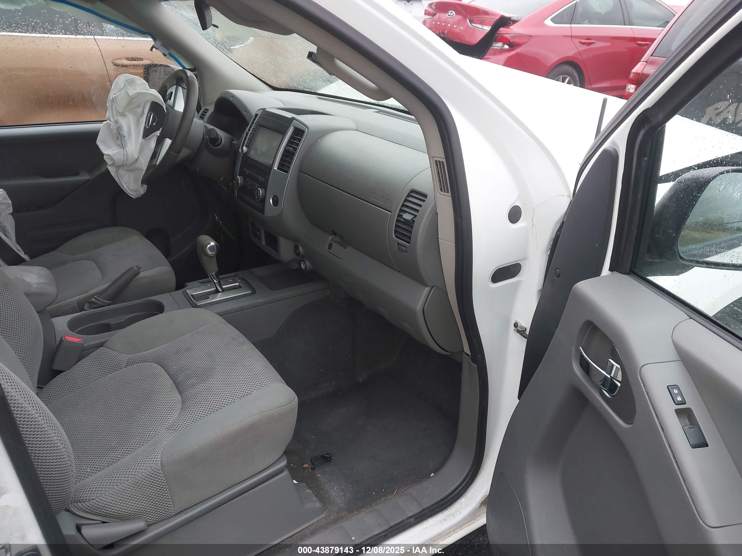 NISSAN FRONTIER image 5