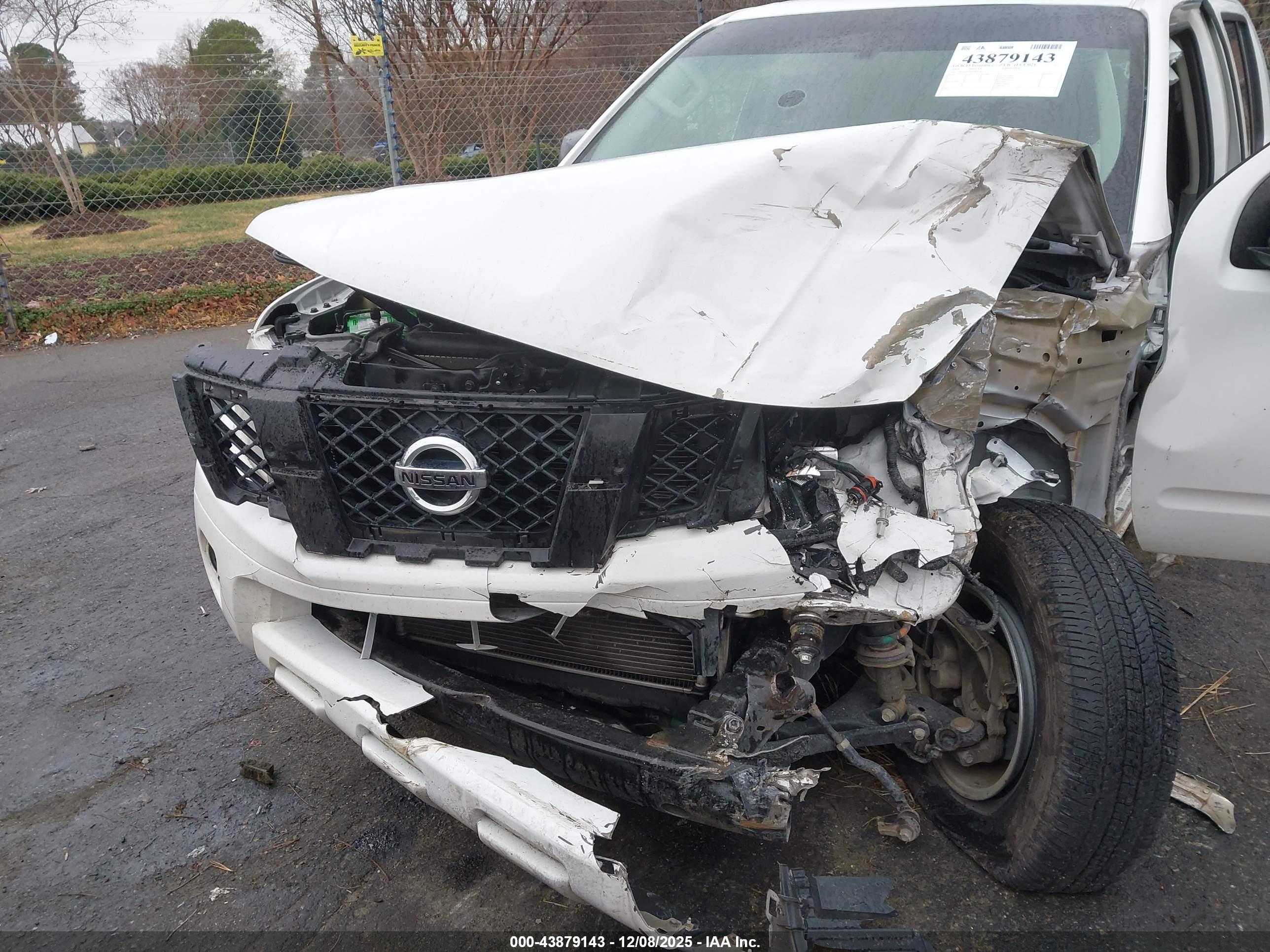 NISSAN FRONTIER image 6