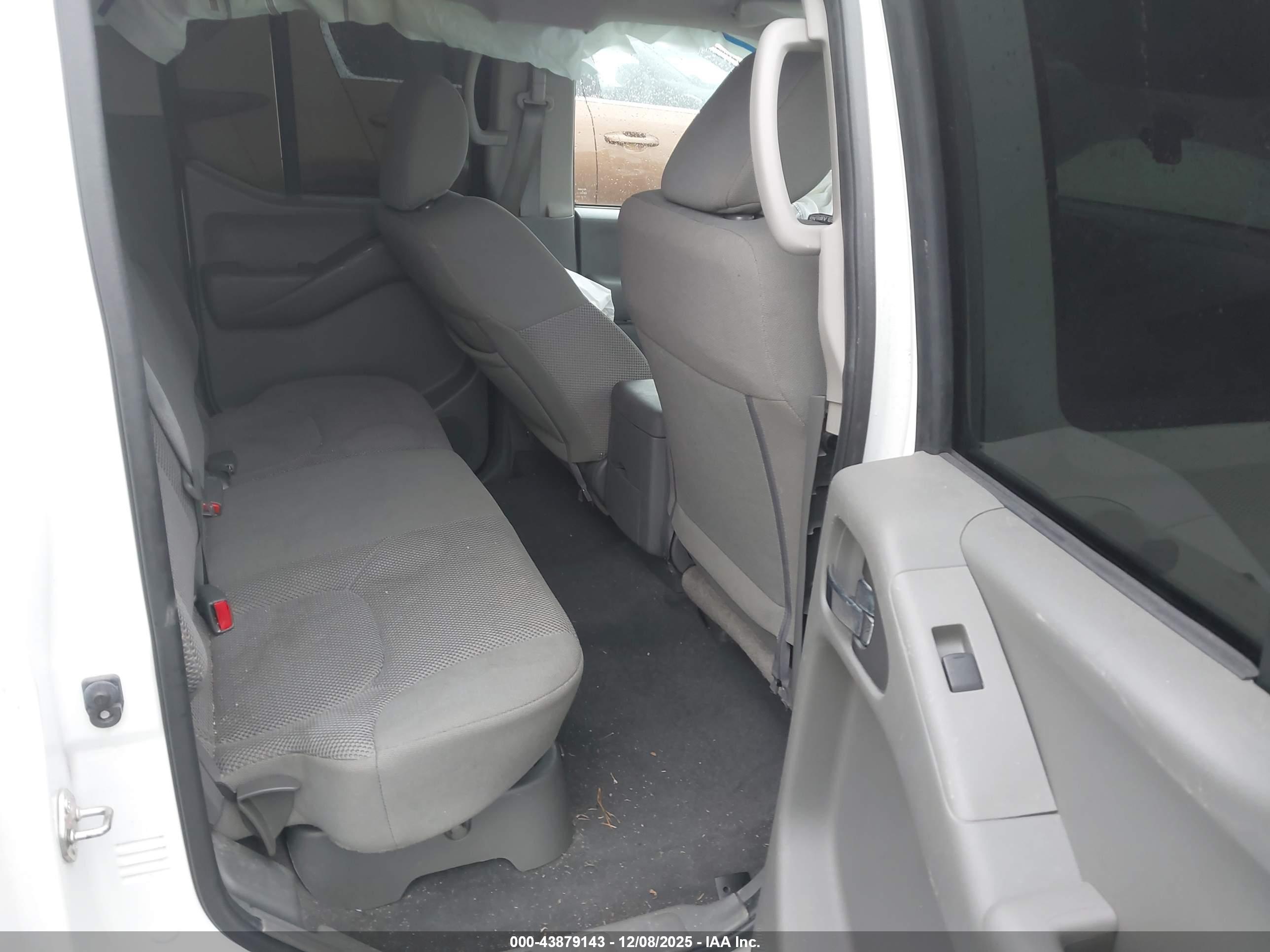 NISSAN FRONTIER image 8