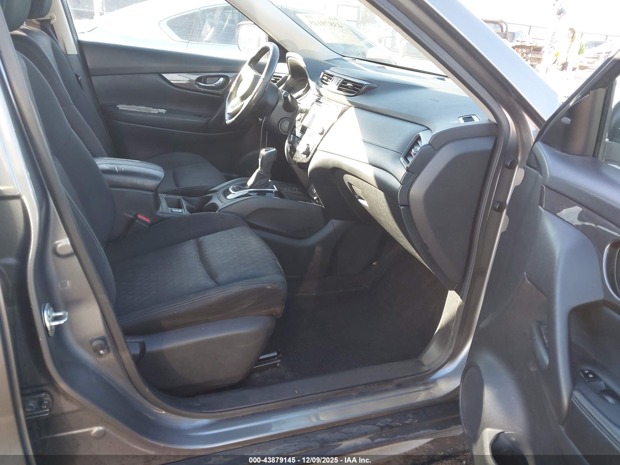 NISSAN ROGUE image 5