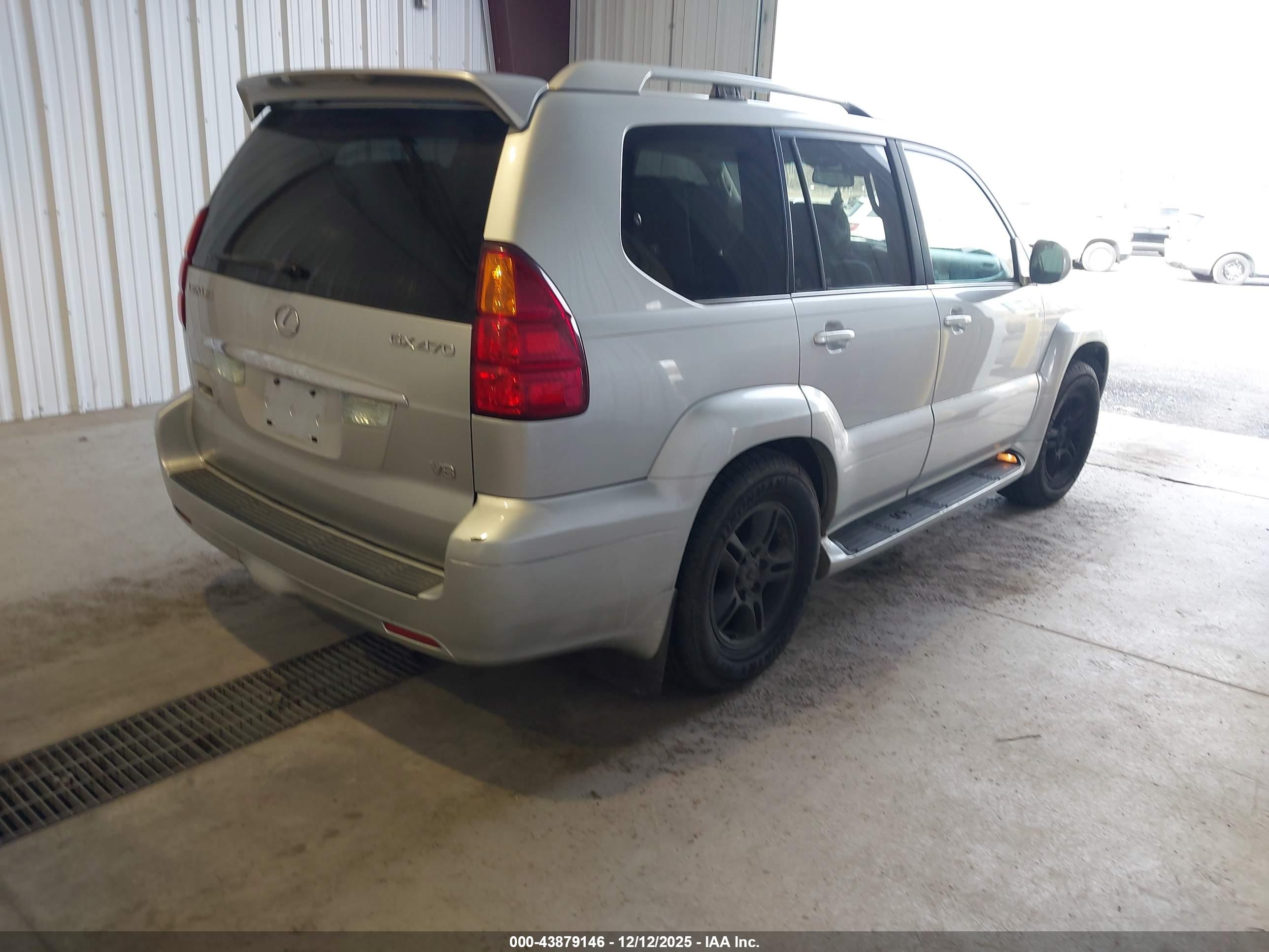 LEXUS GX image 4