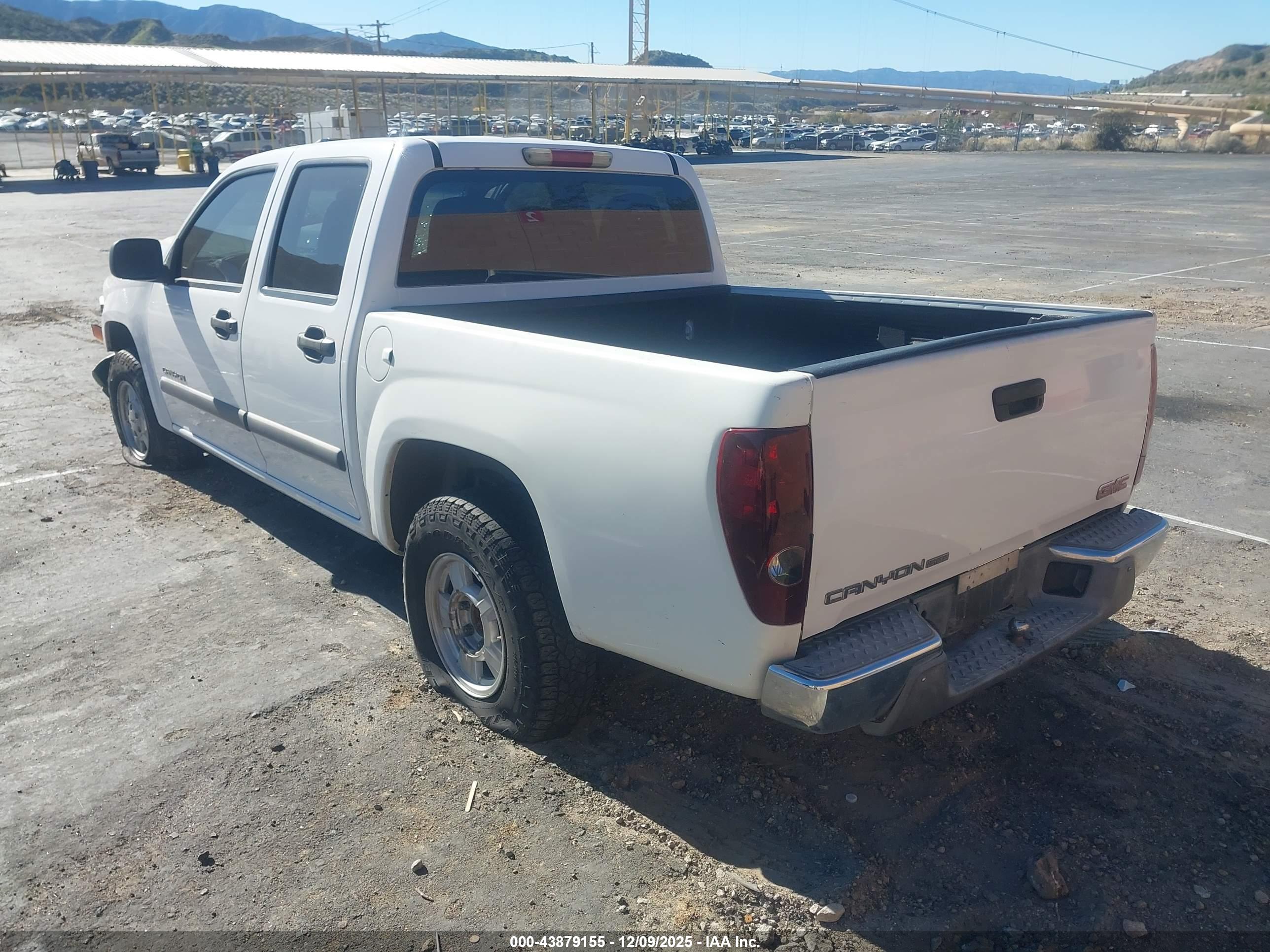 GMC CANYON image 3
