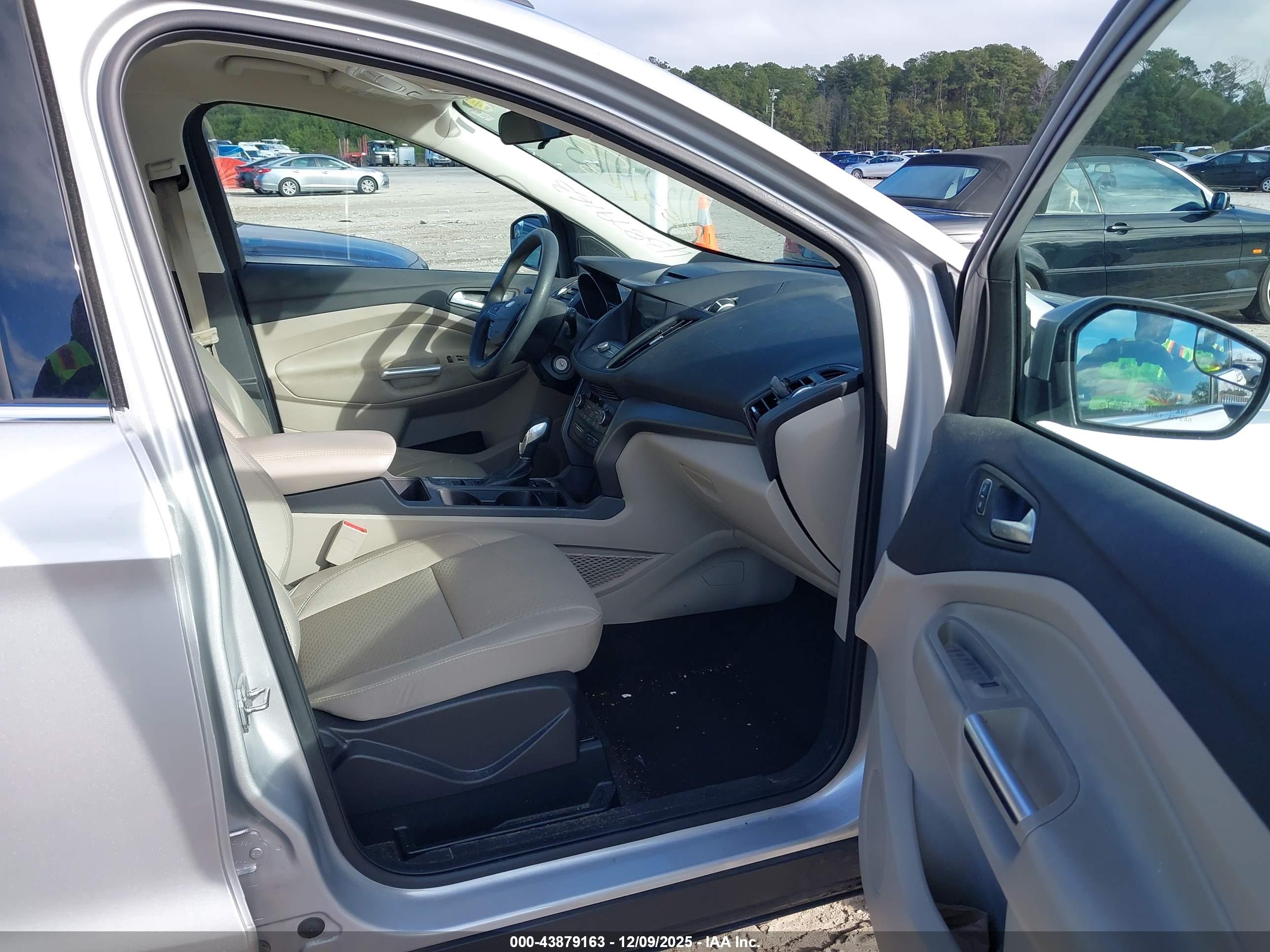 FORD ESCAPE image 5