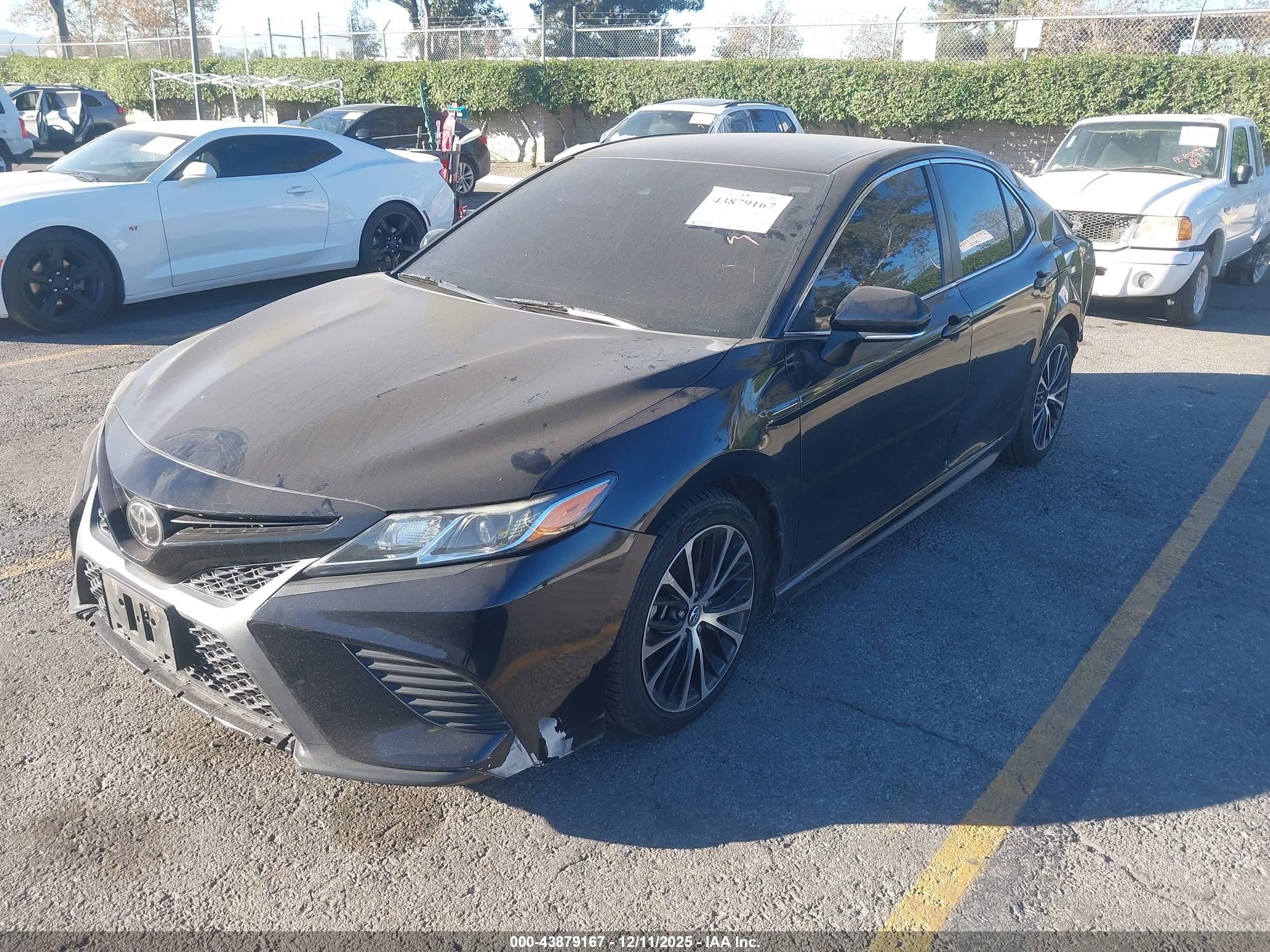 TOYOTA CAMRY image 2