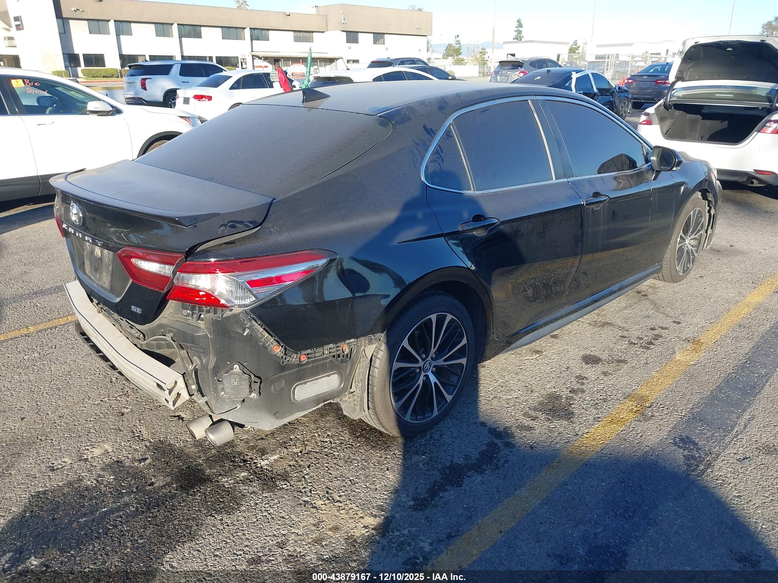 TOYOTA CAMRY image 4