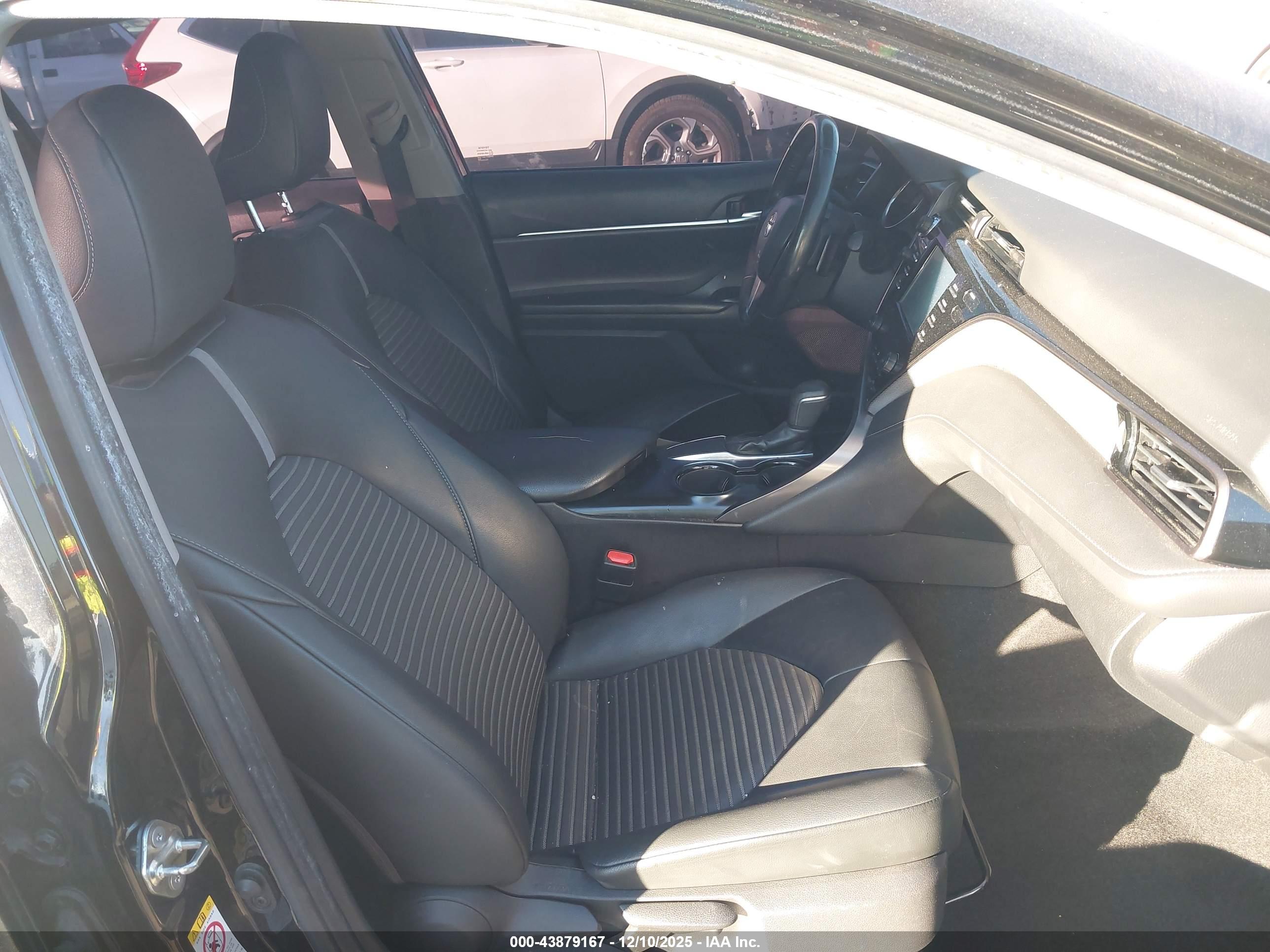TOYOTA CAMRY image 5