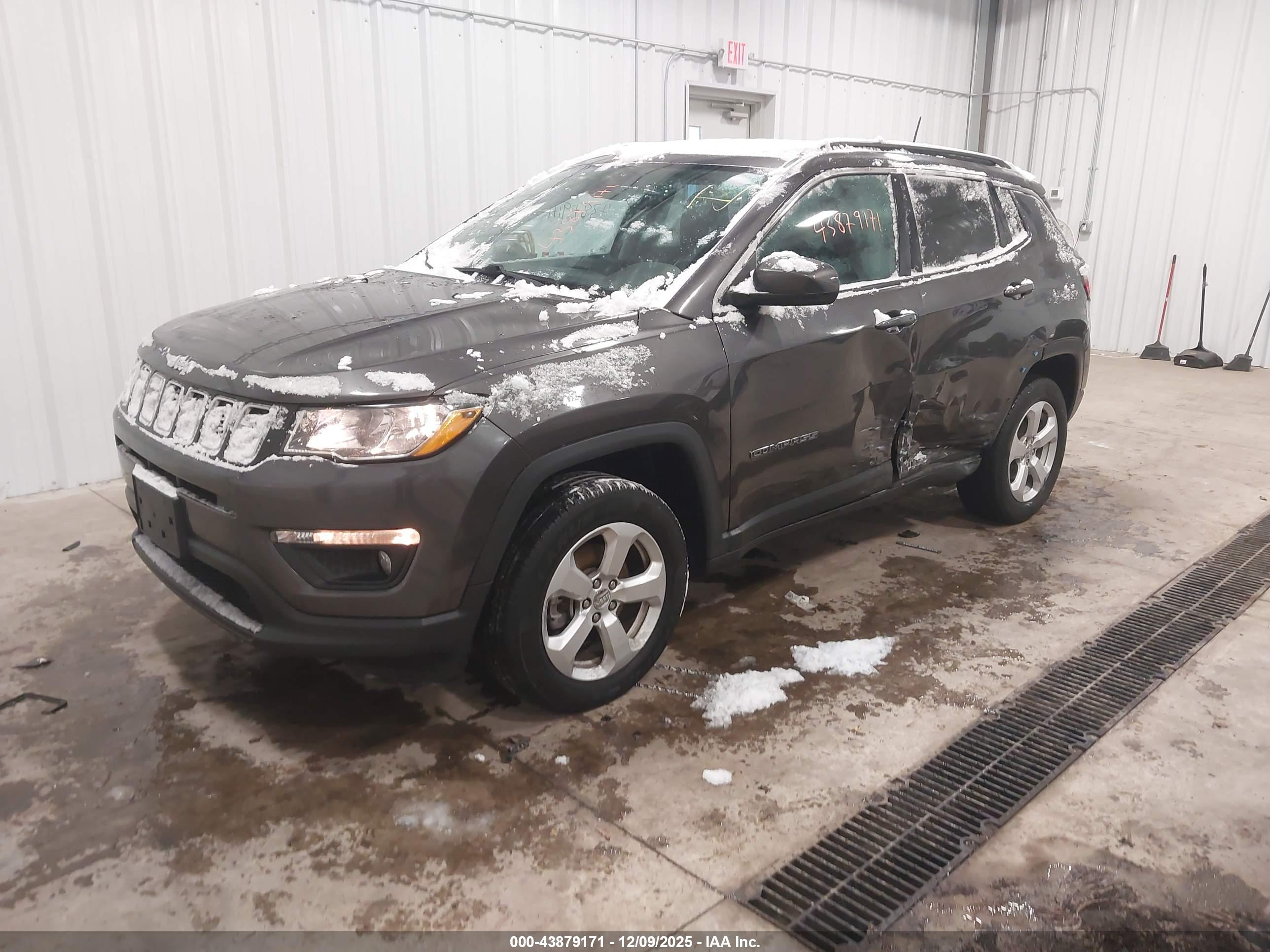 JEEP COMPASS image 2