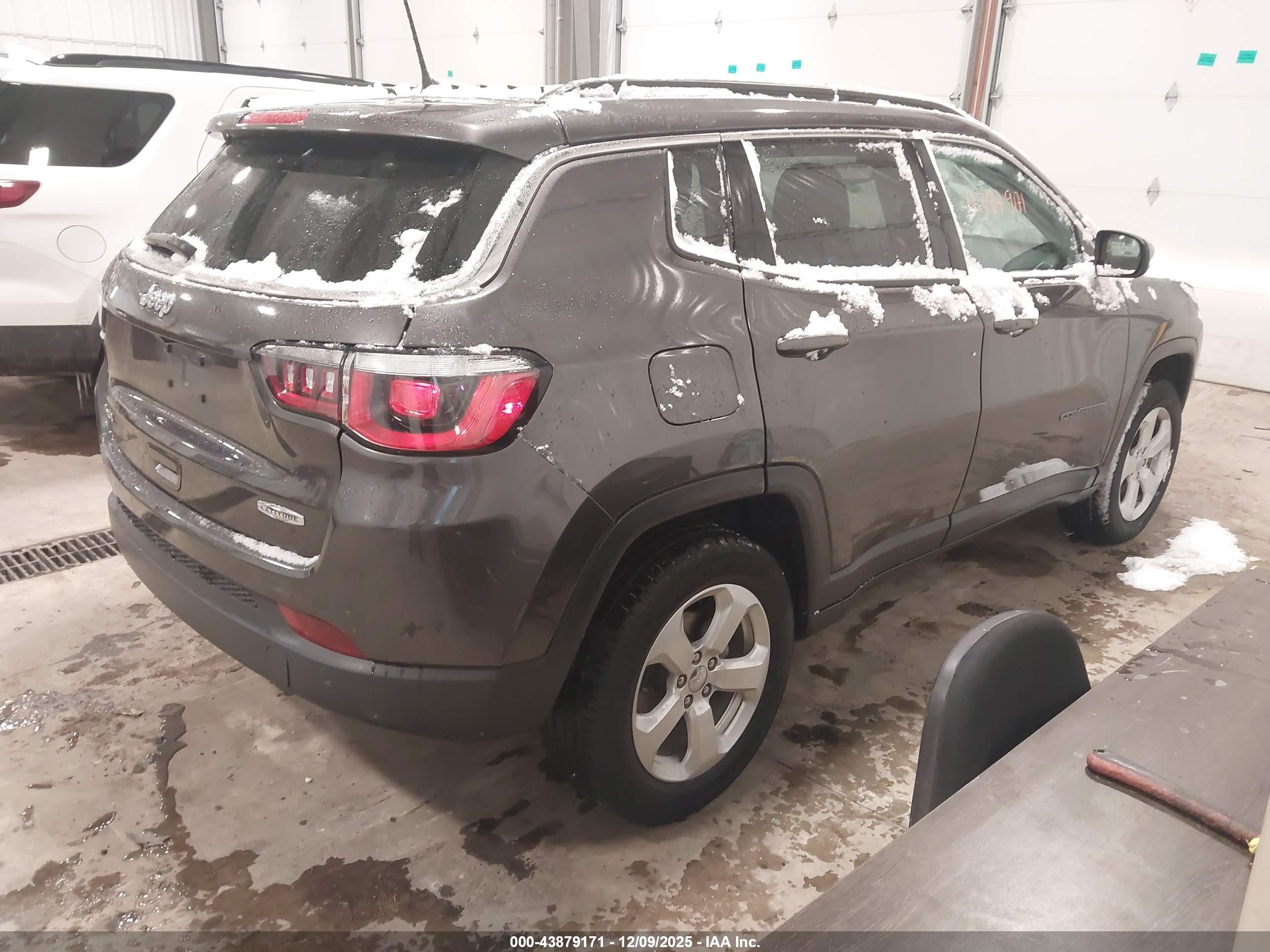 JEEP COMPASS image 4