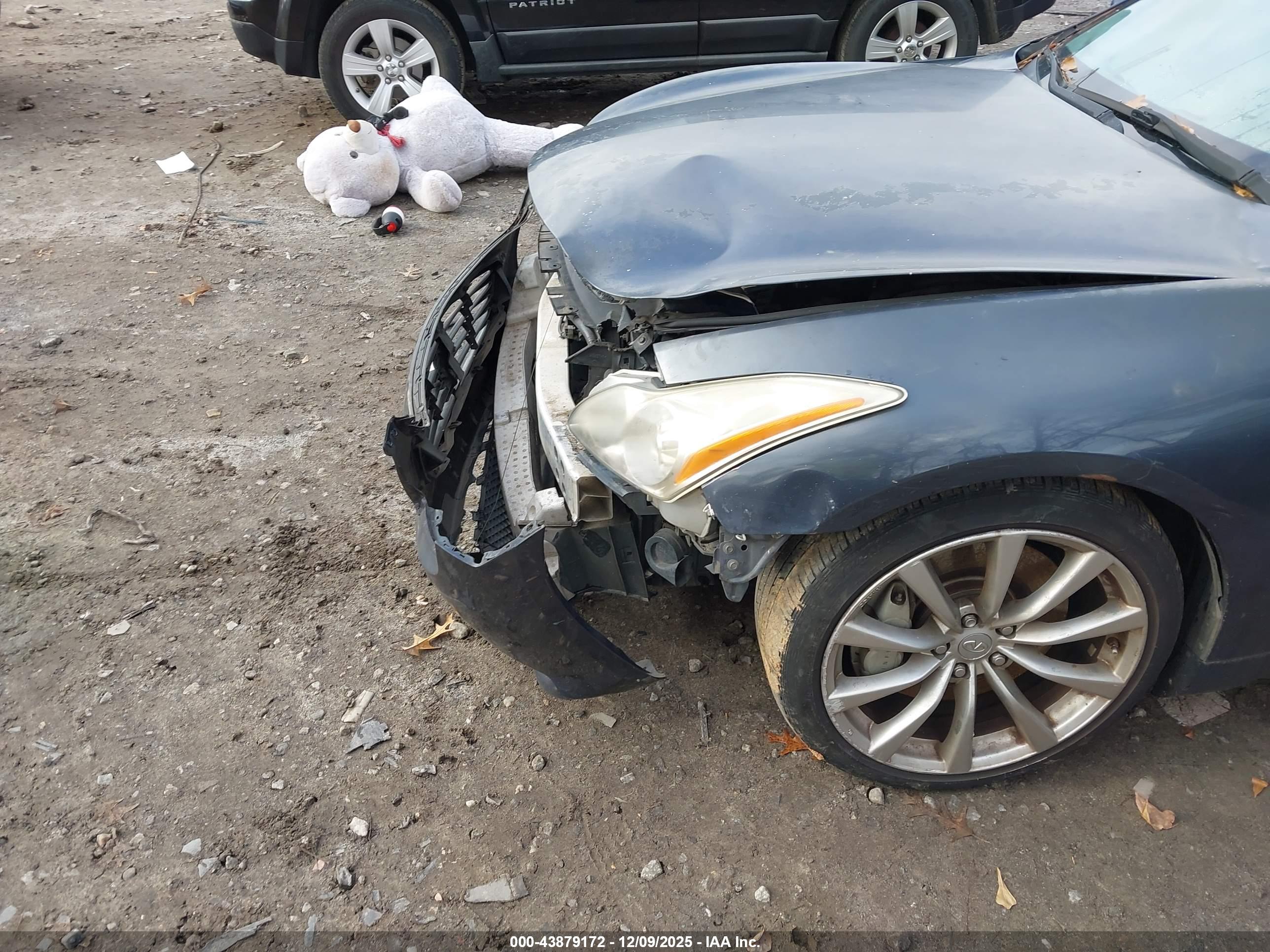 INFINITI G37 image 6