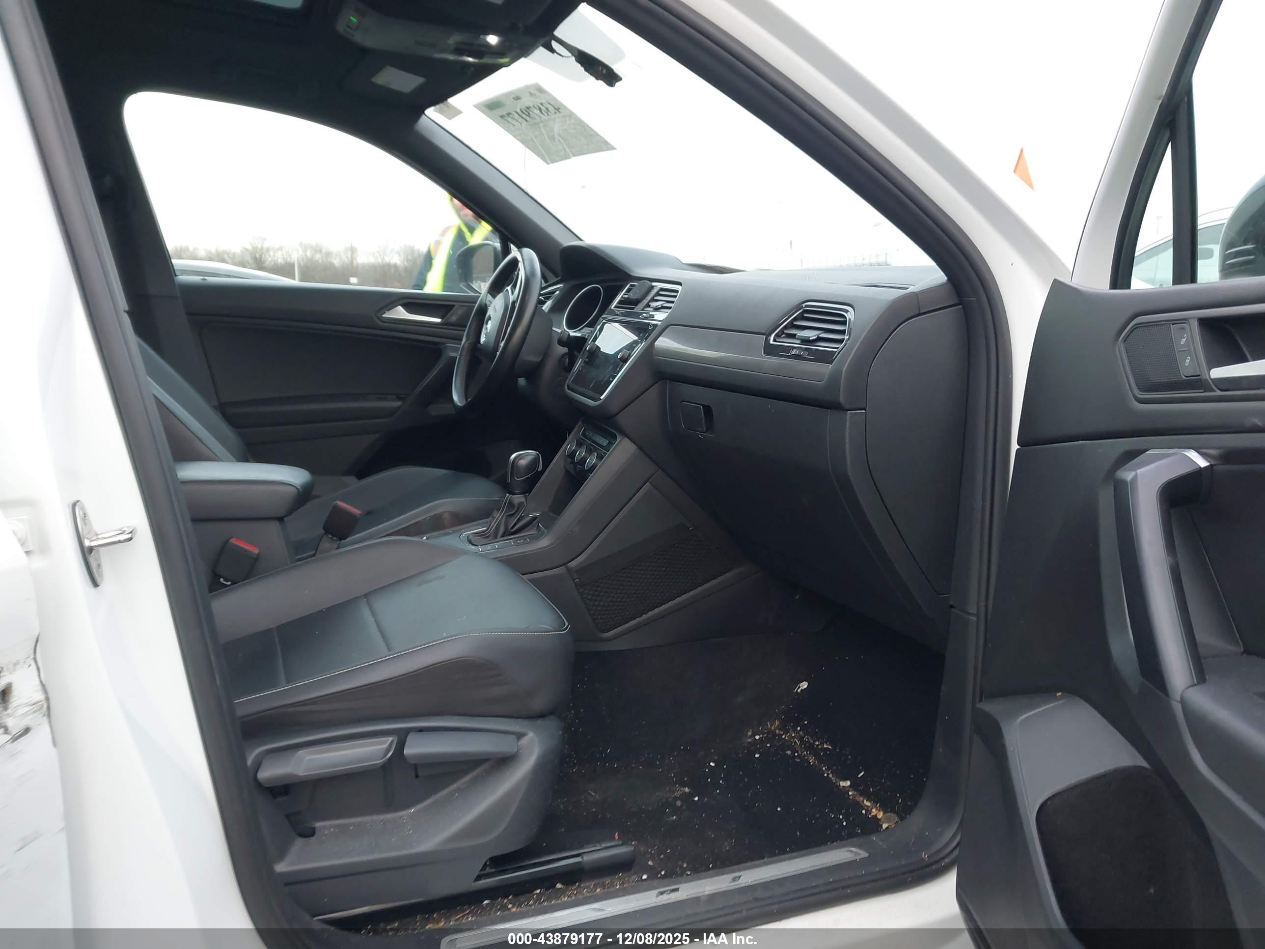 VOLKSWAGEN TIGUAN image 5