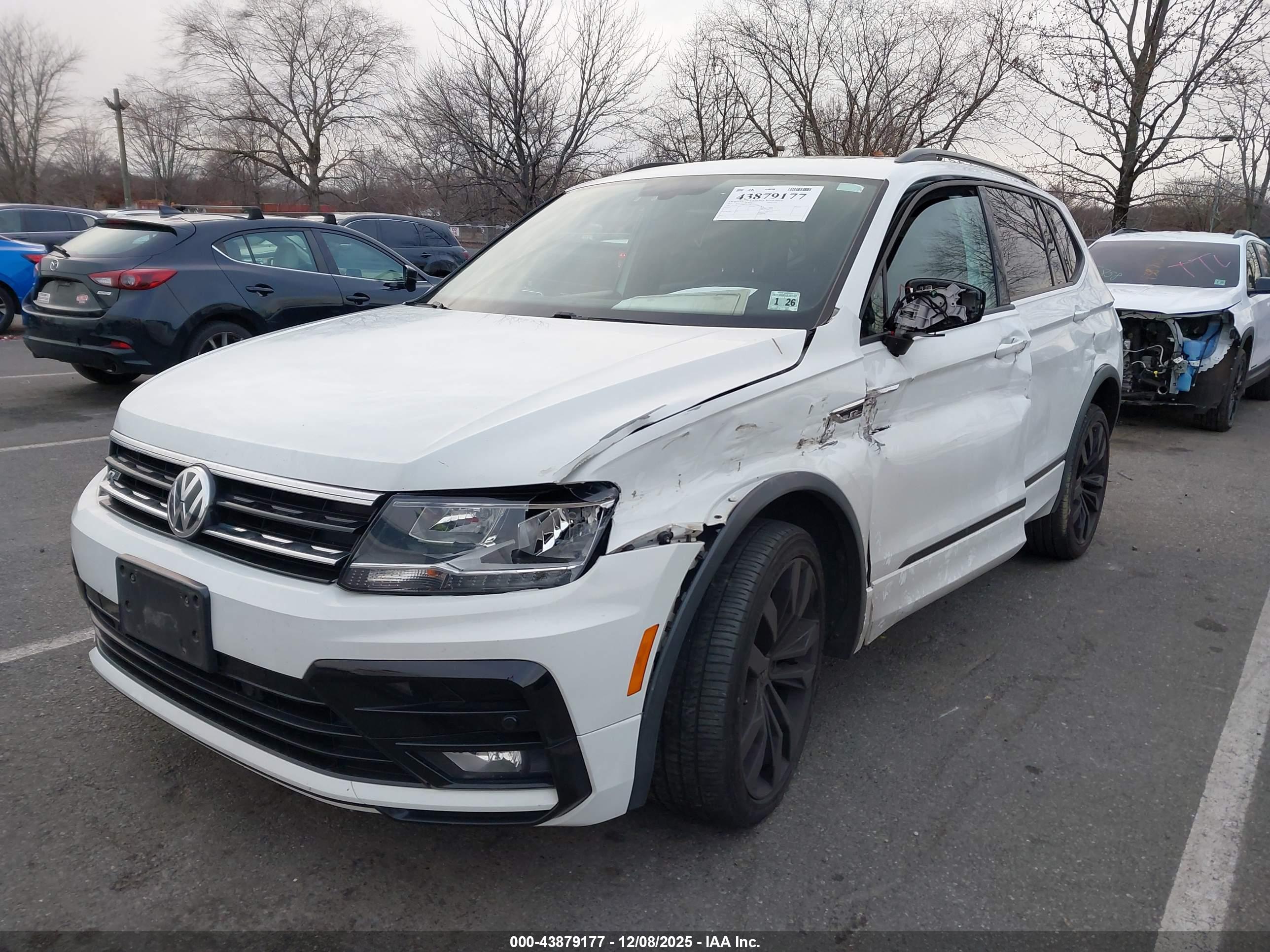VOLKSWAGEN TIGUAN image 6