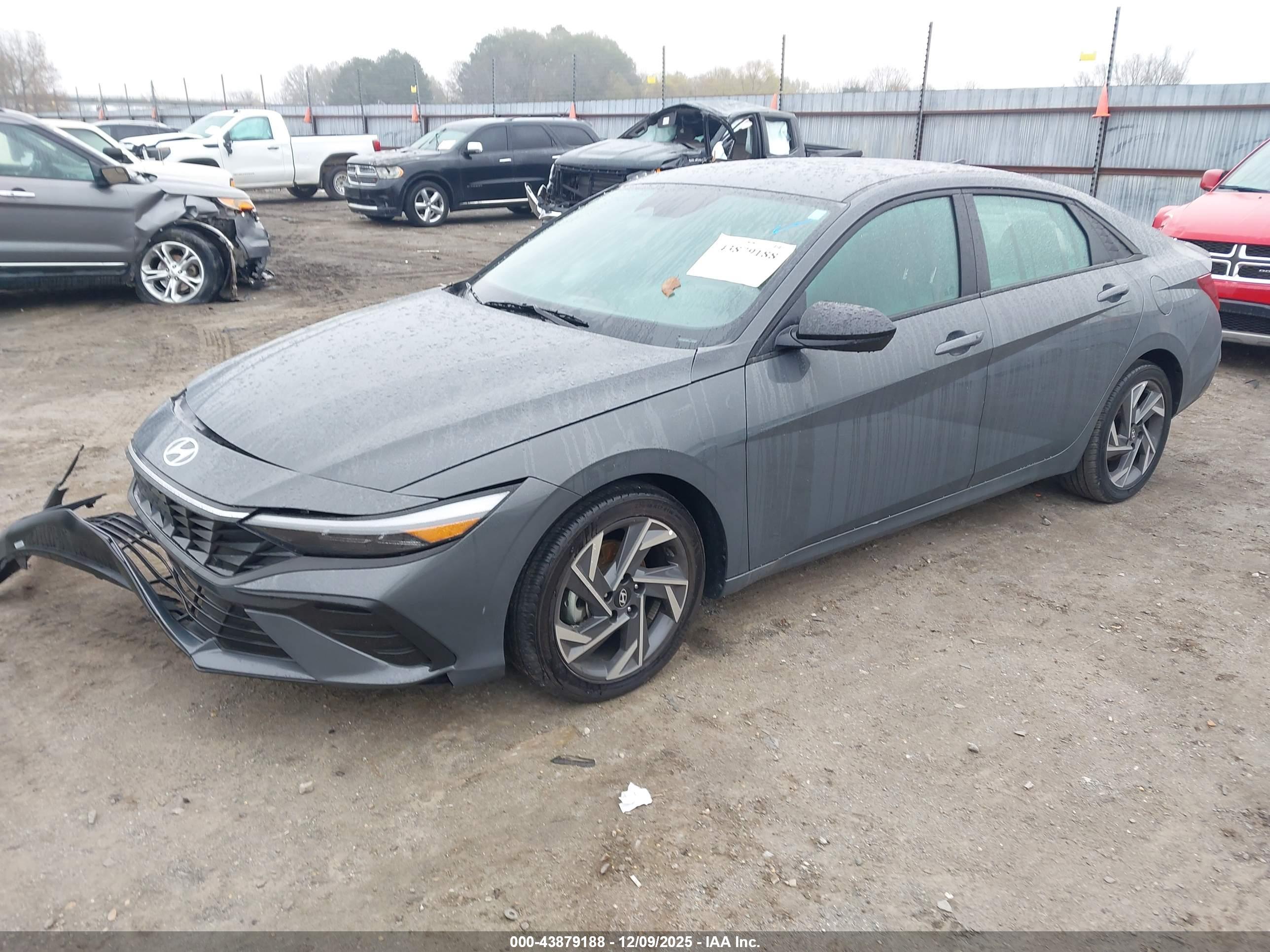HYUNDAI ELANTRA image 2