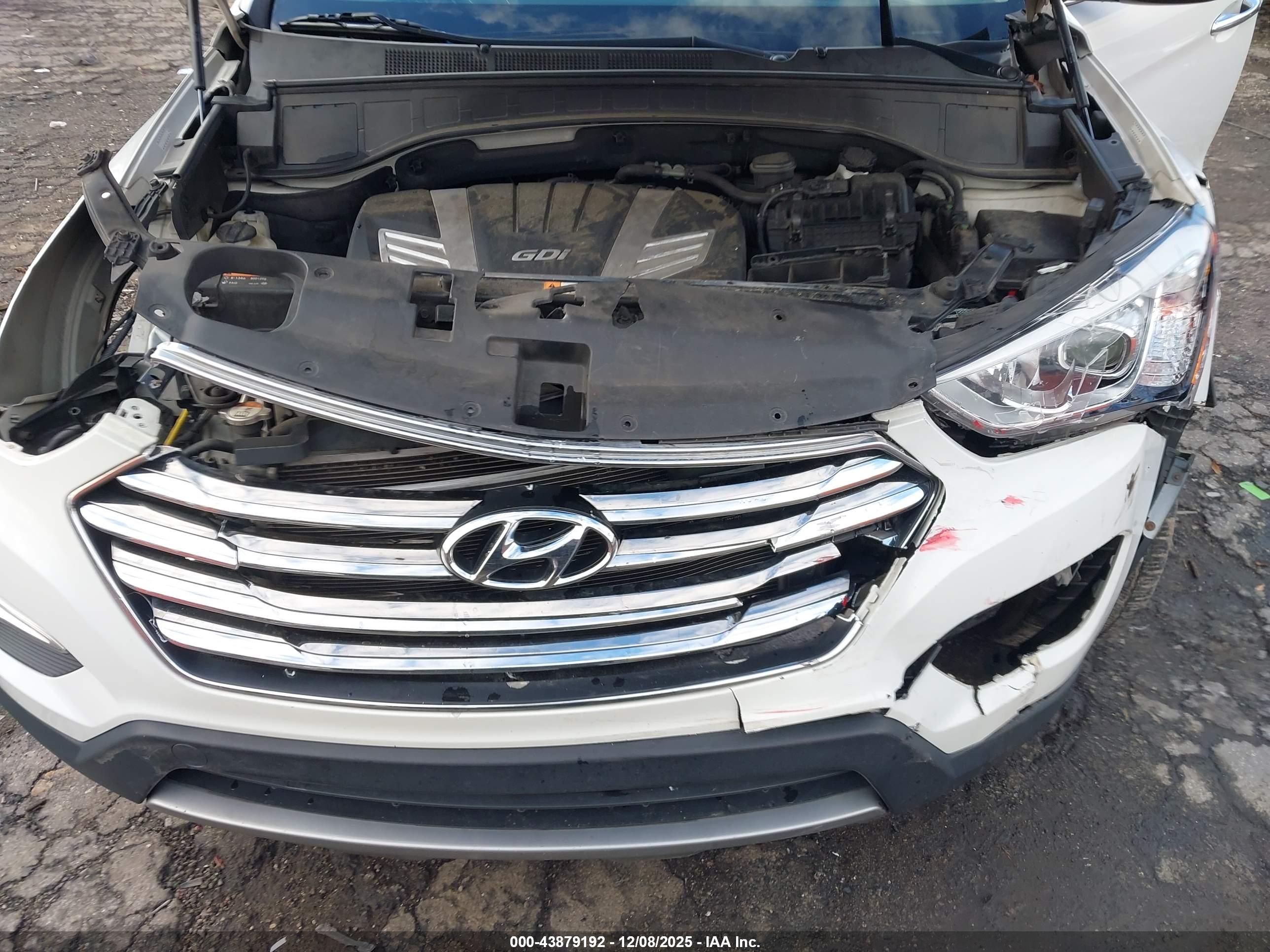 HYUNDAI SANTA image 10