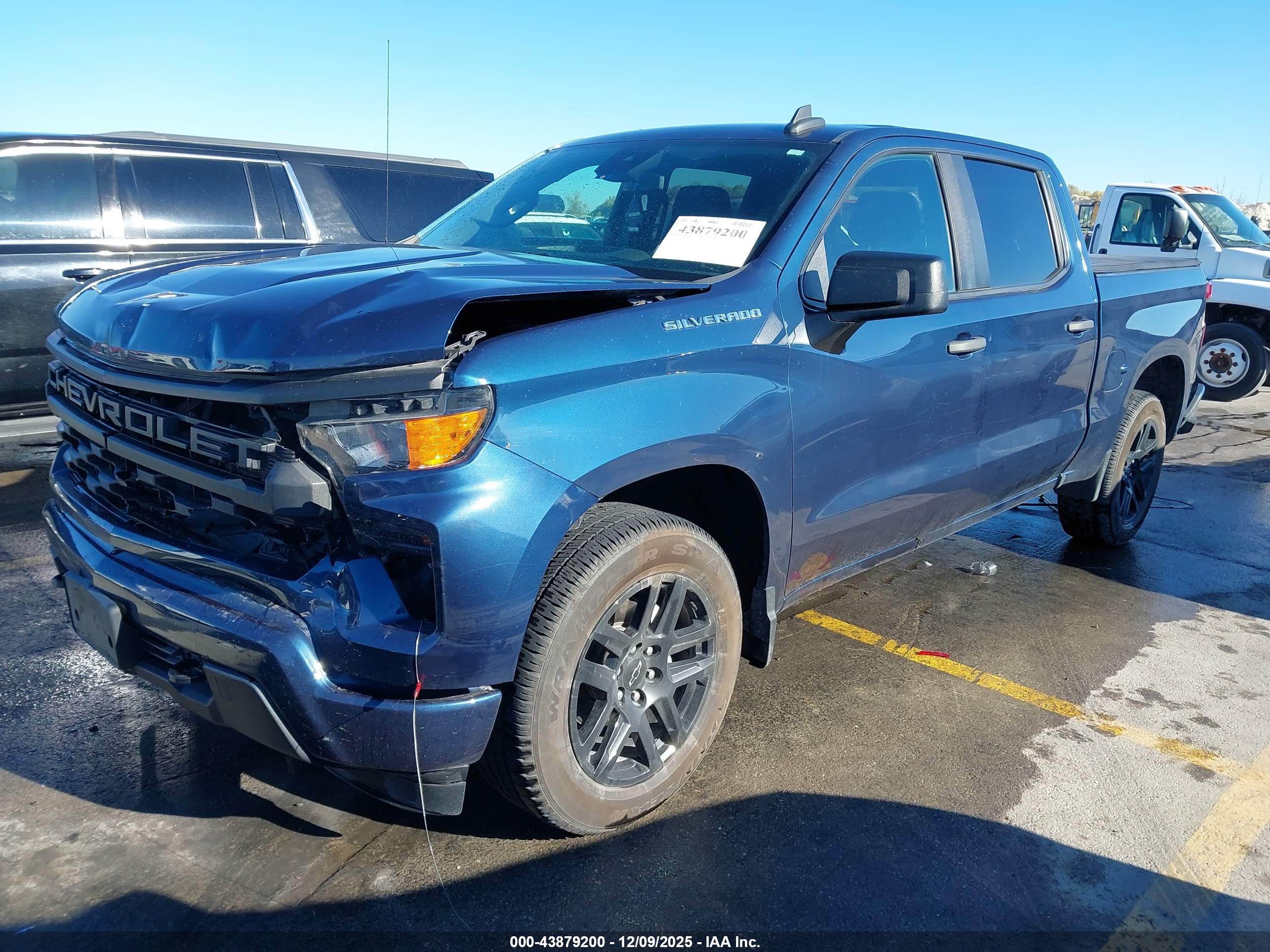 CHEVROLET SILVERADO image 2