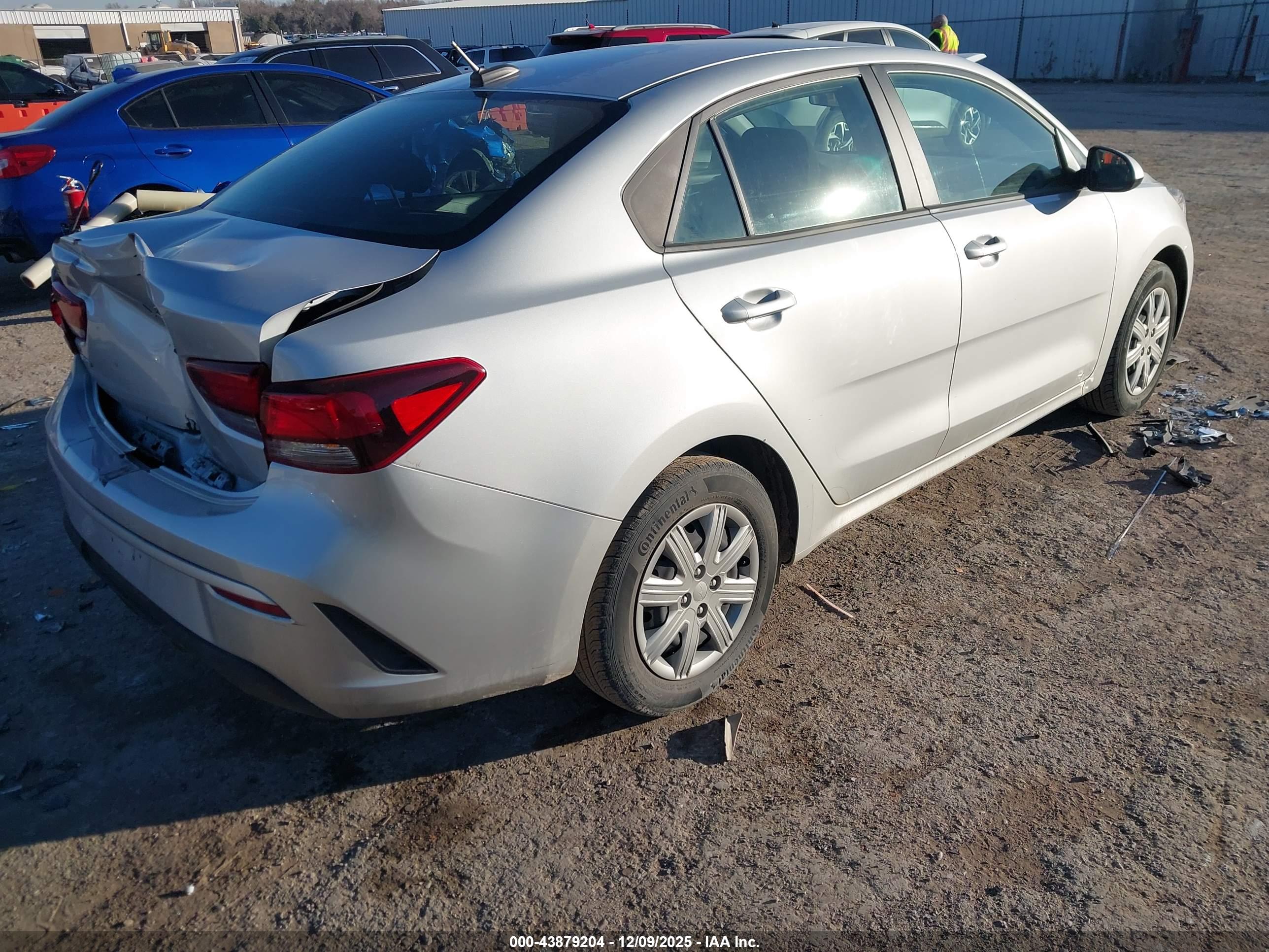 KIA RIO image 4