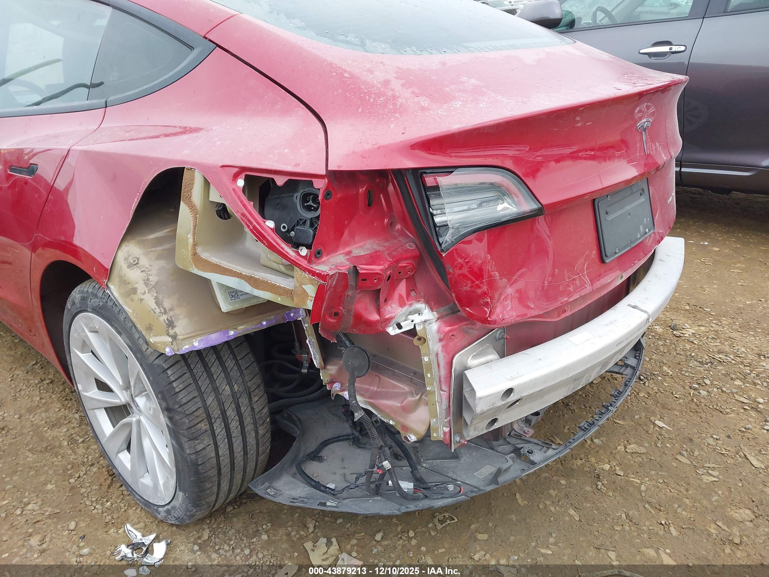 TESLA MODEL image 6
