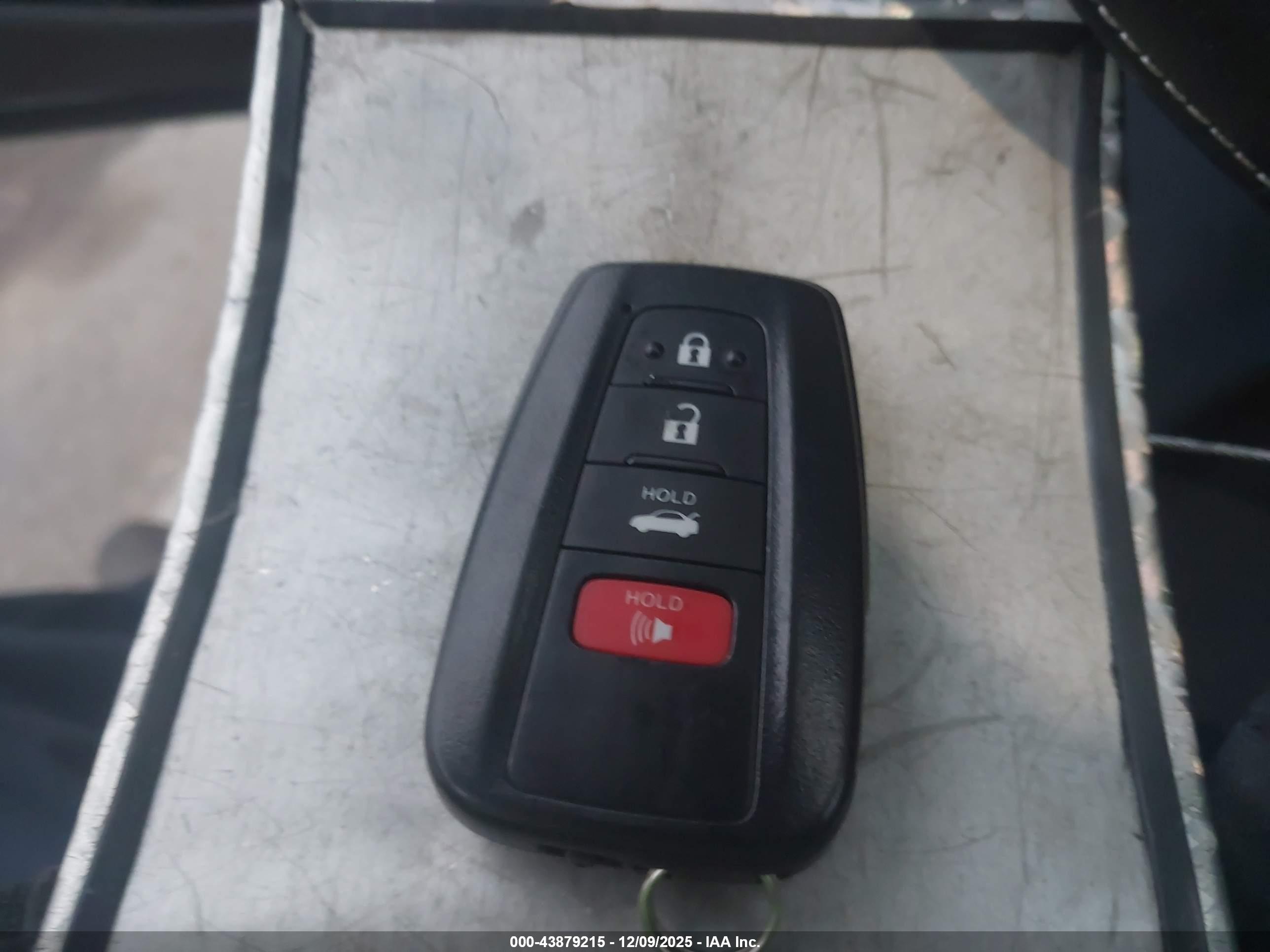 TOYOTA CAMRY image 11