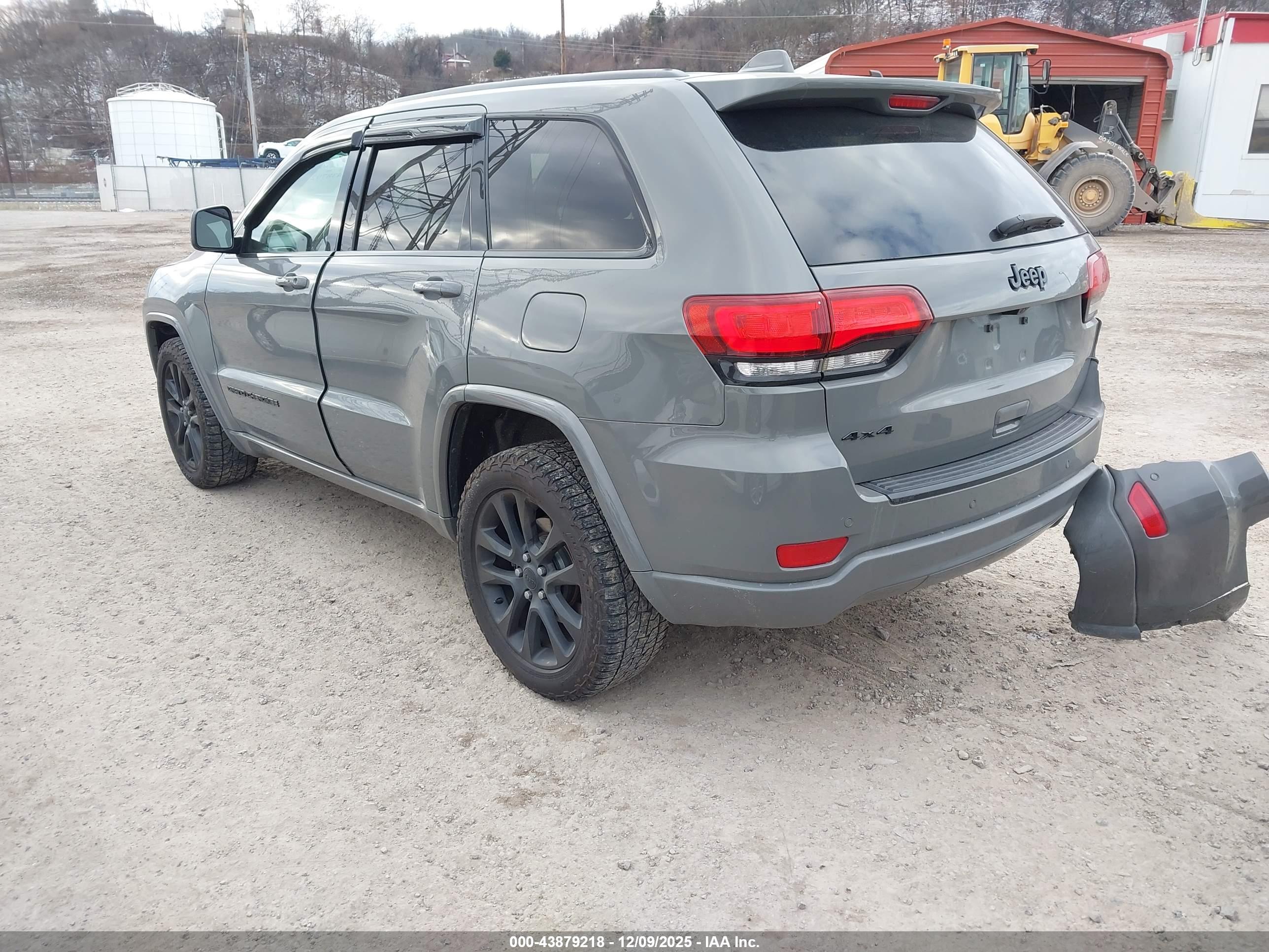 JEEP GRAND image 3