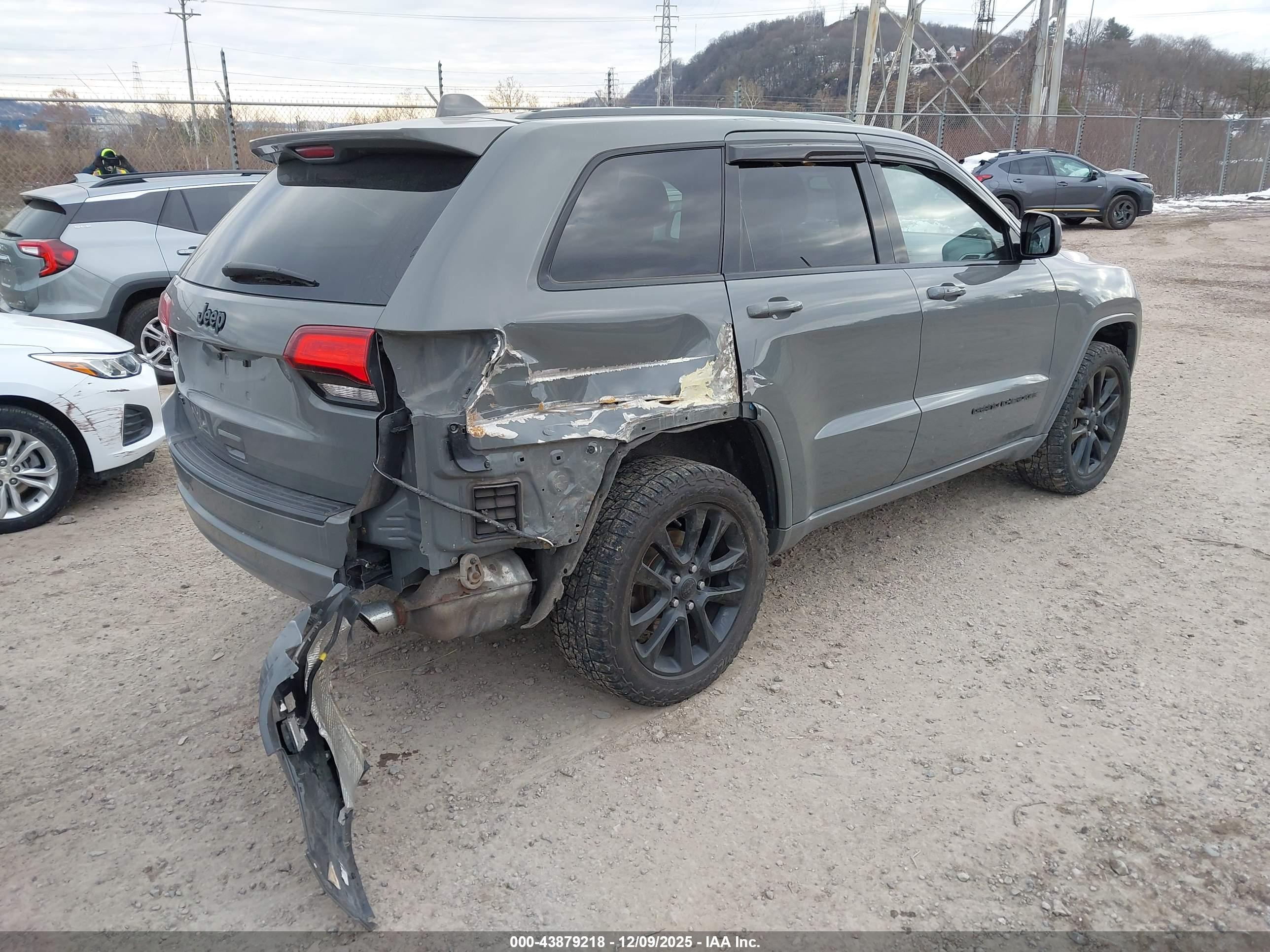 JEEP GRAND image 4