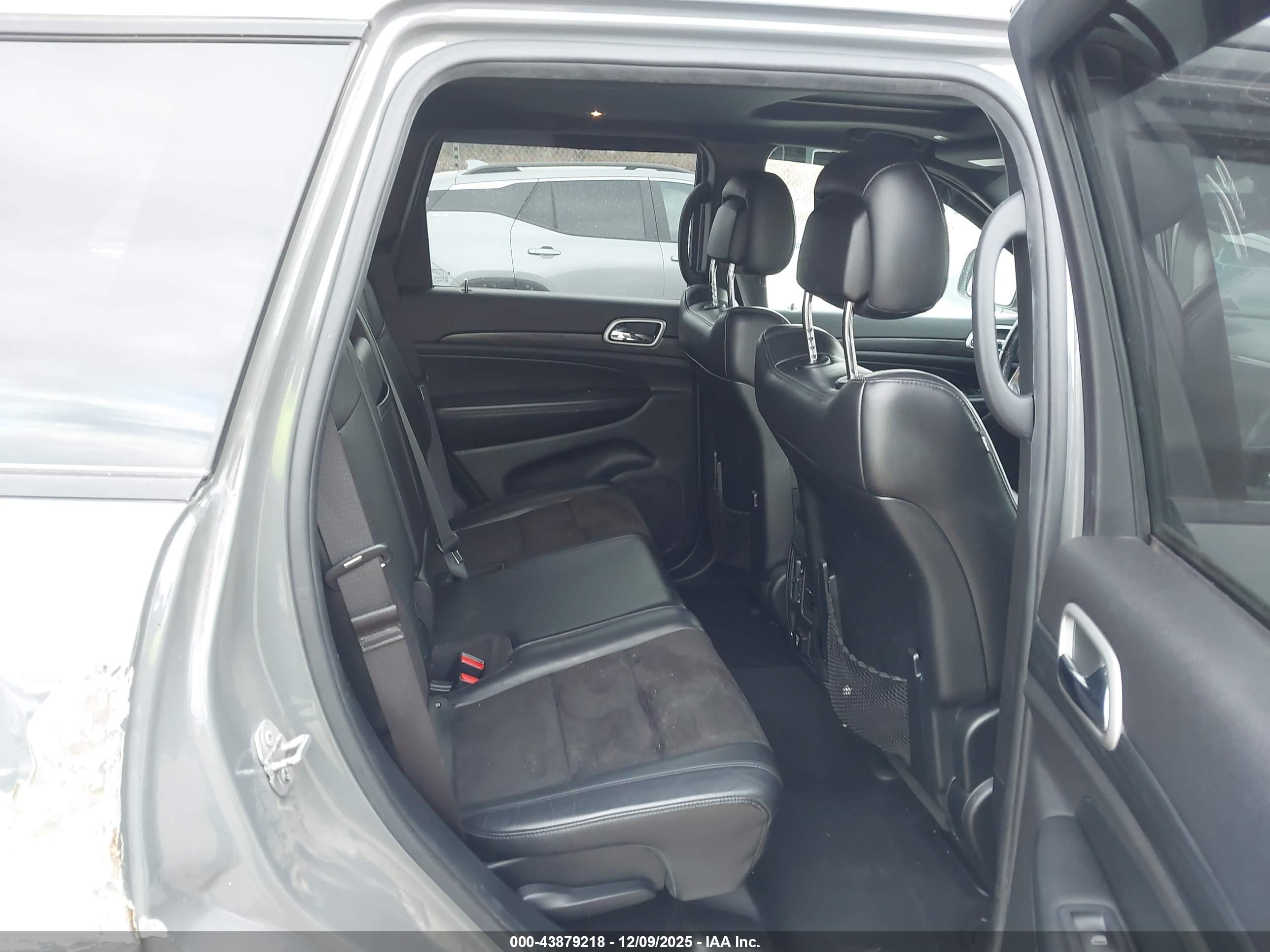 JEEP GRAND image 8