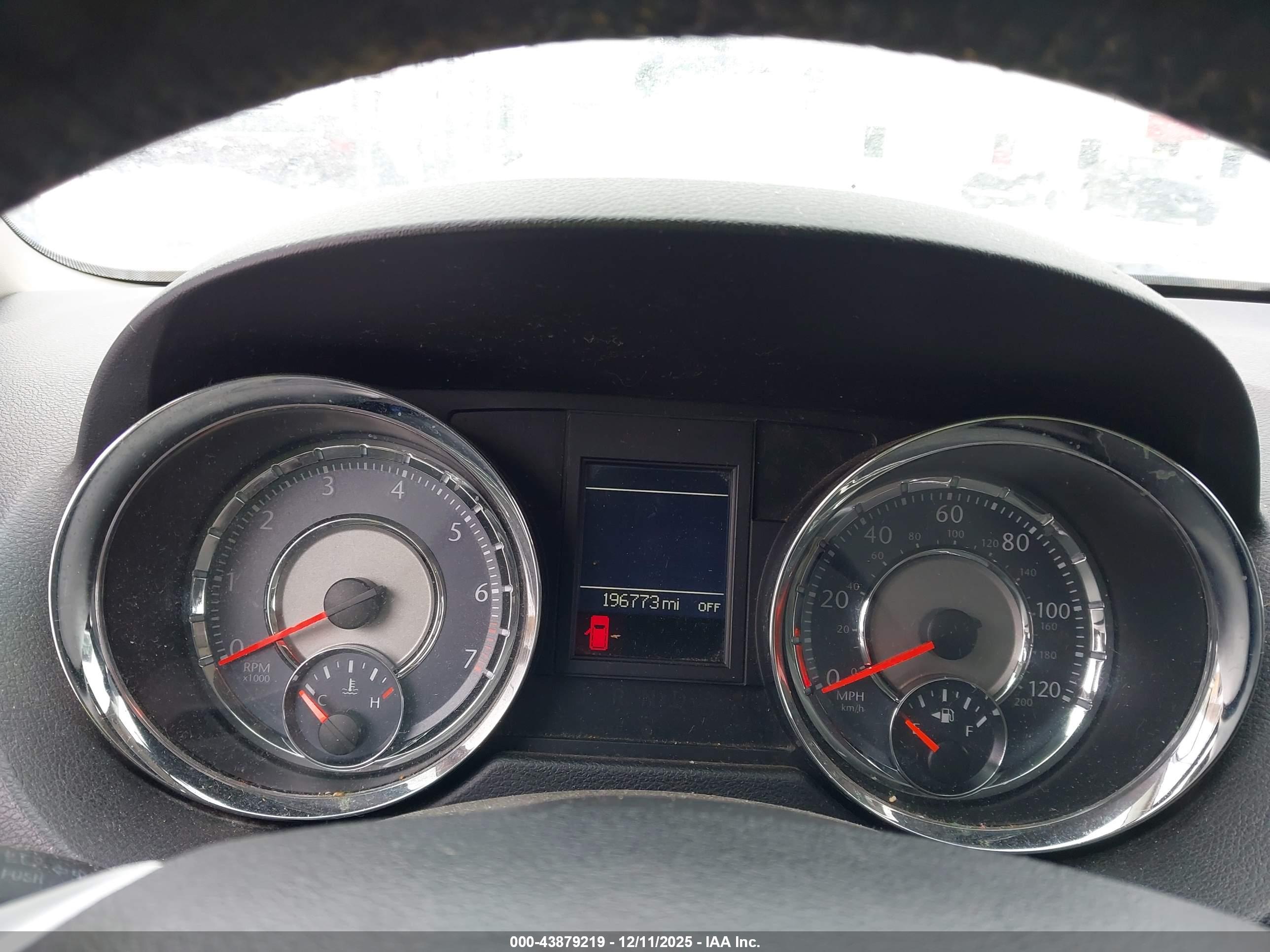 CHRYSLER TOWN image 7