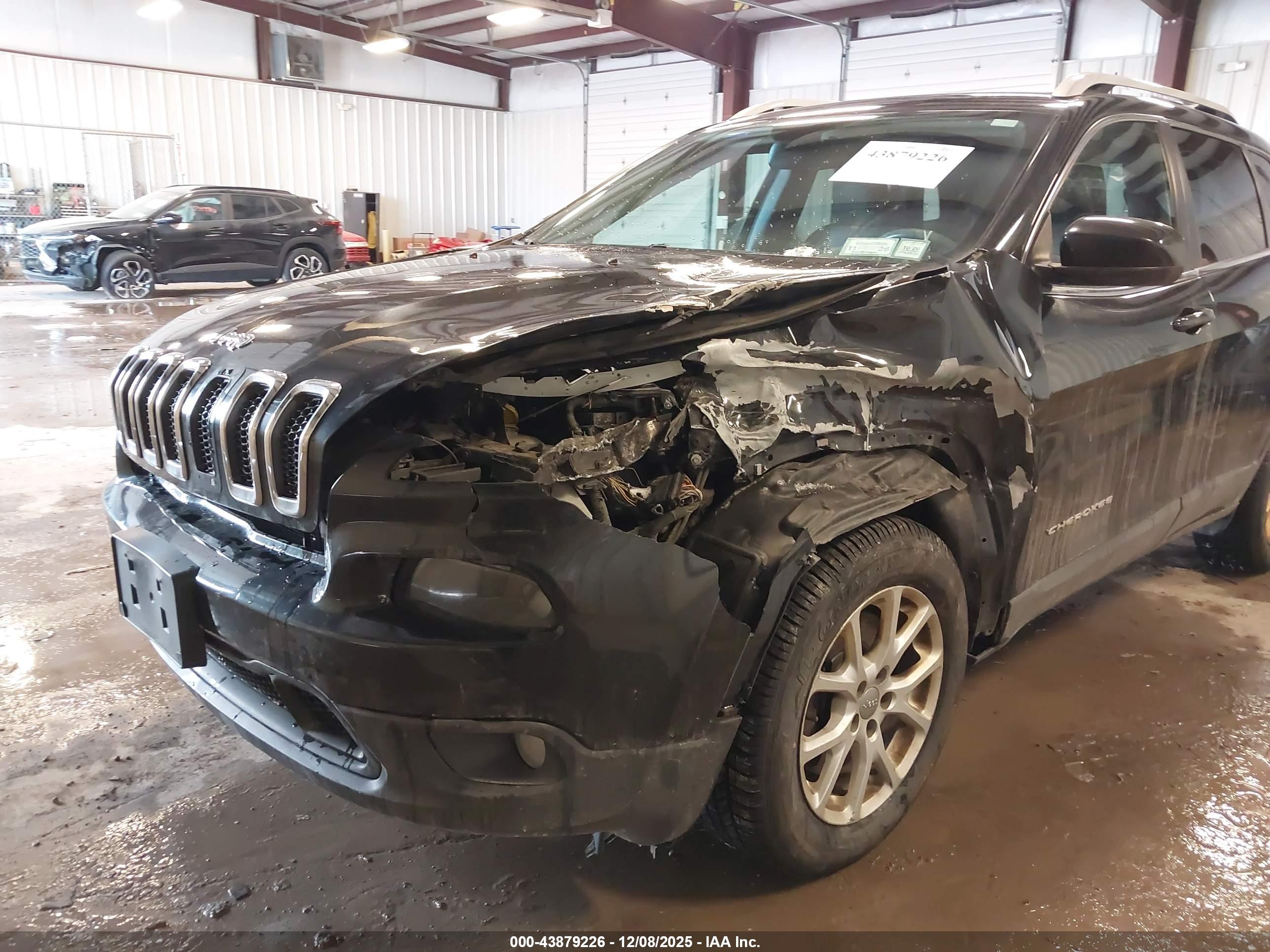 JEEP CHEROKEE image 6