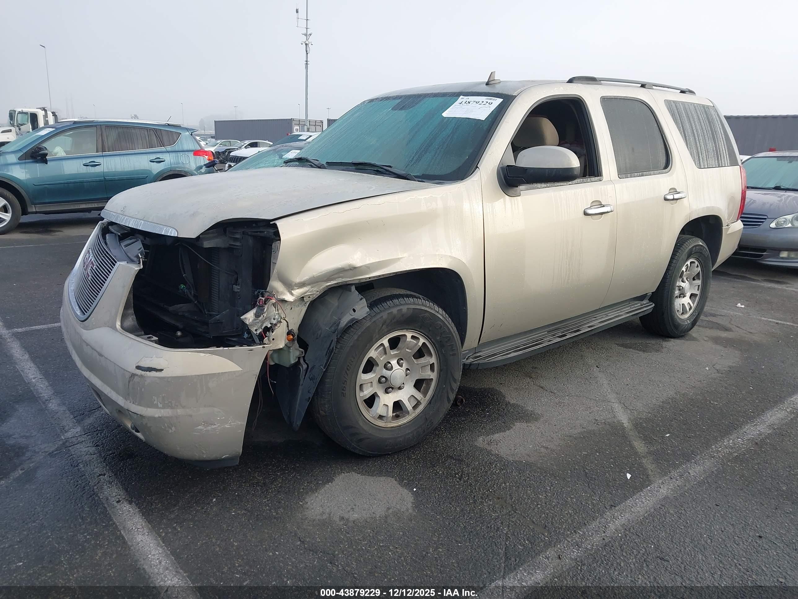 GMC YUKON image 2