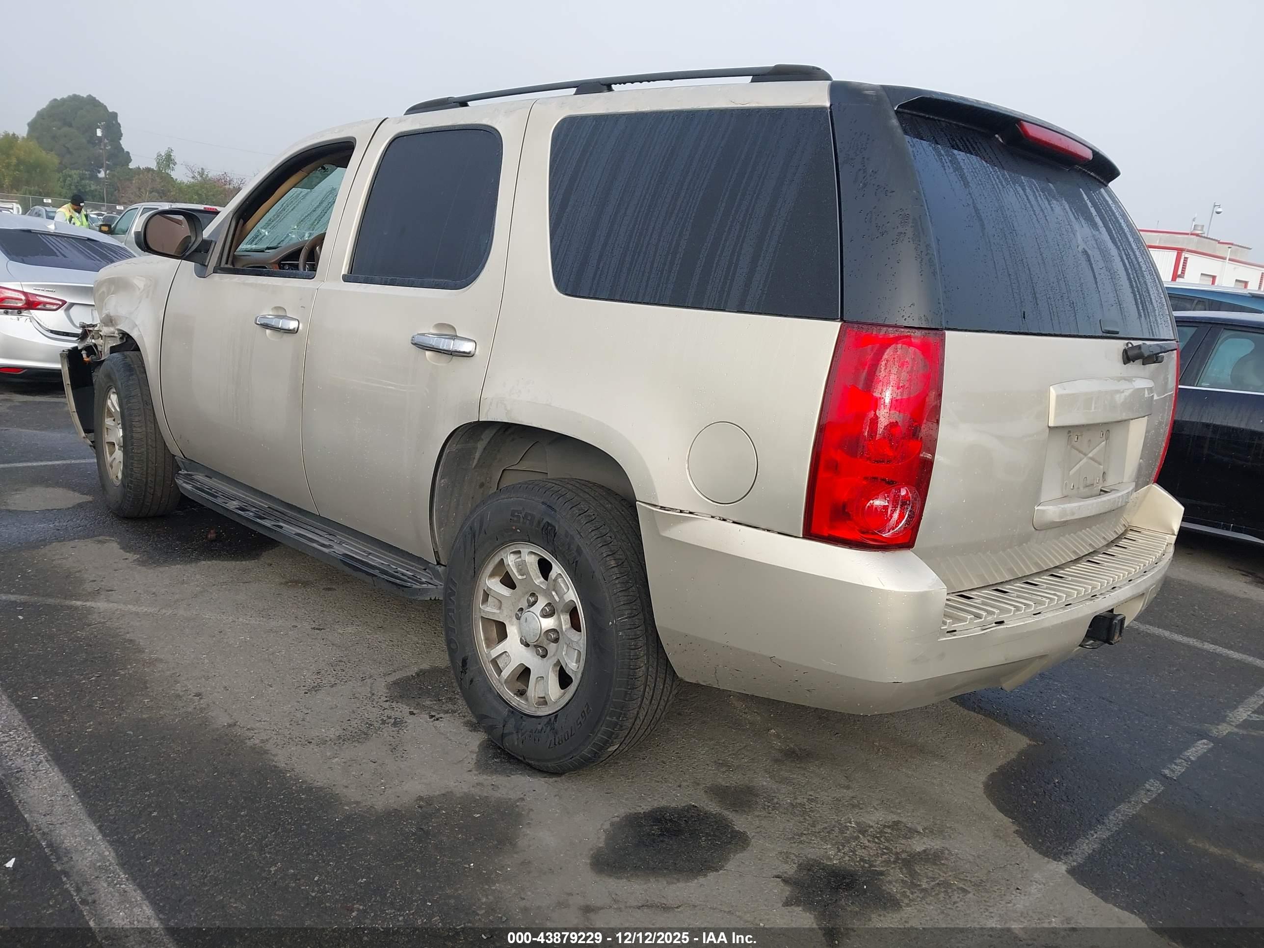 GMC YUKON image 3