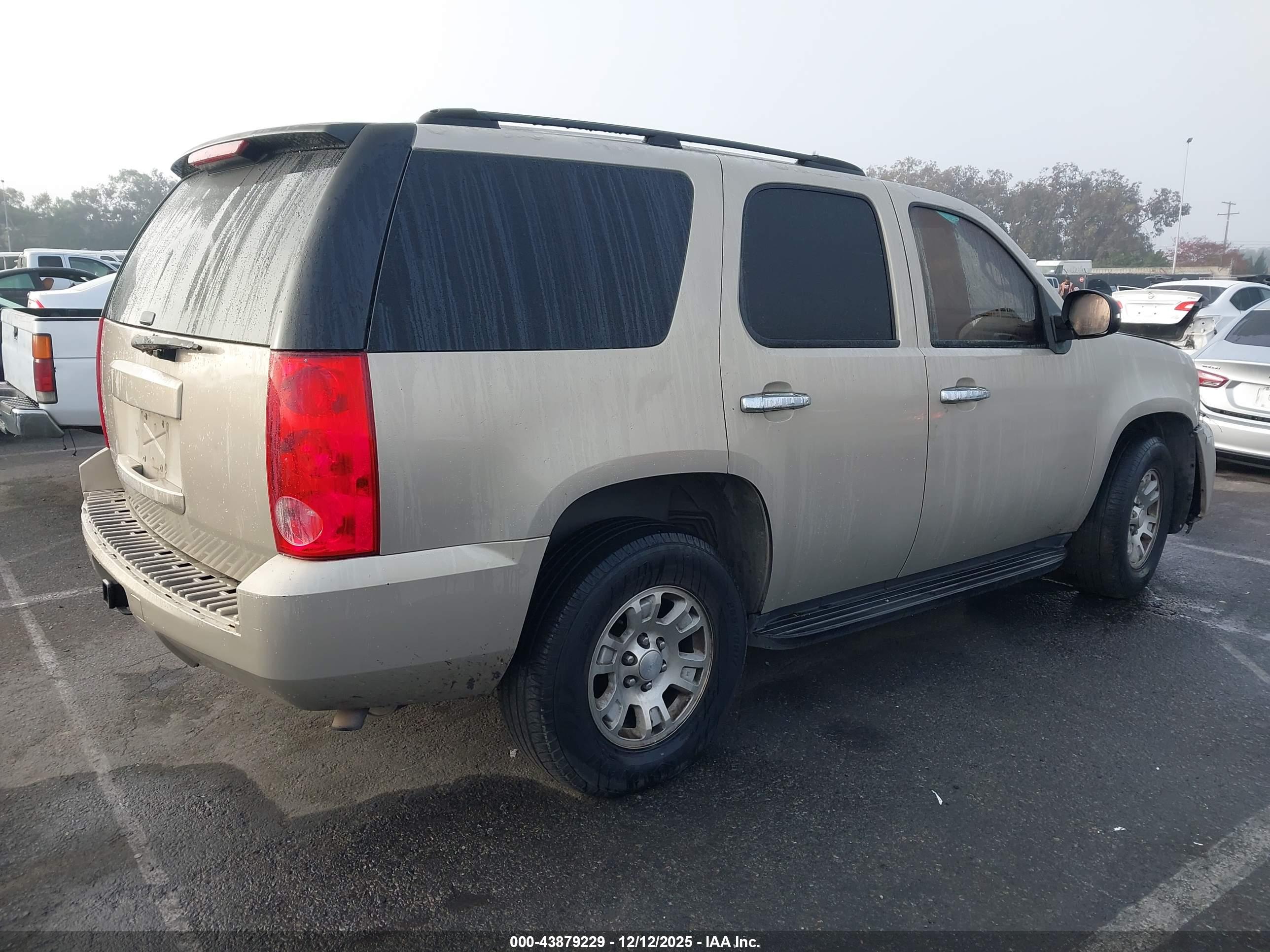 GMC YUKON image 4