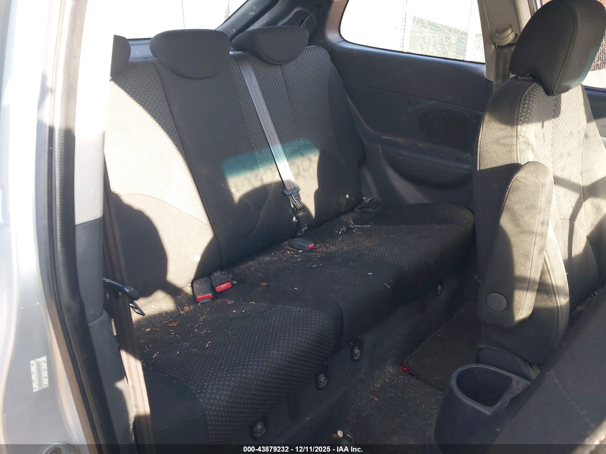 HYUNDAI ACCENT image 8
