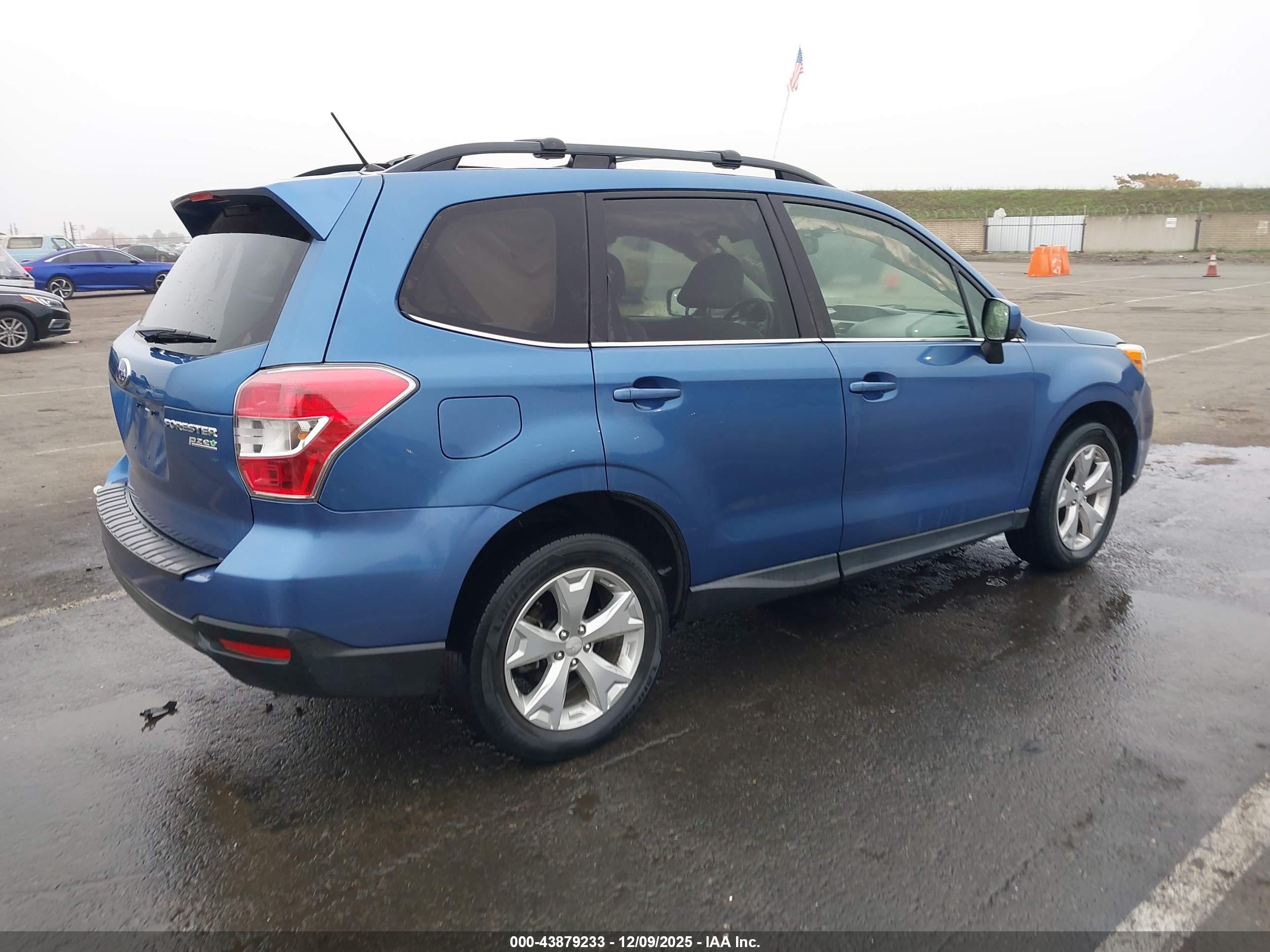 SUBARU FORESTER image 4