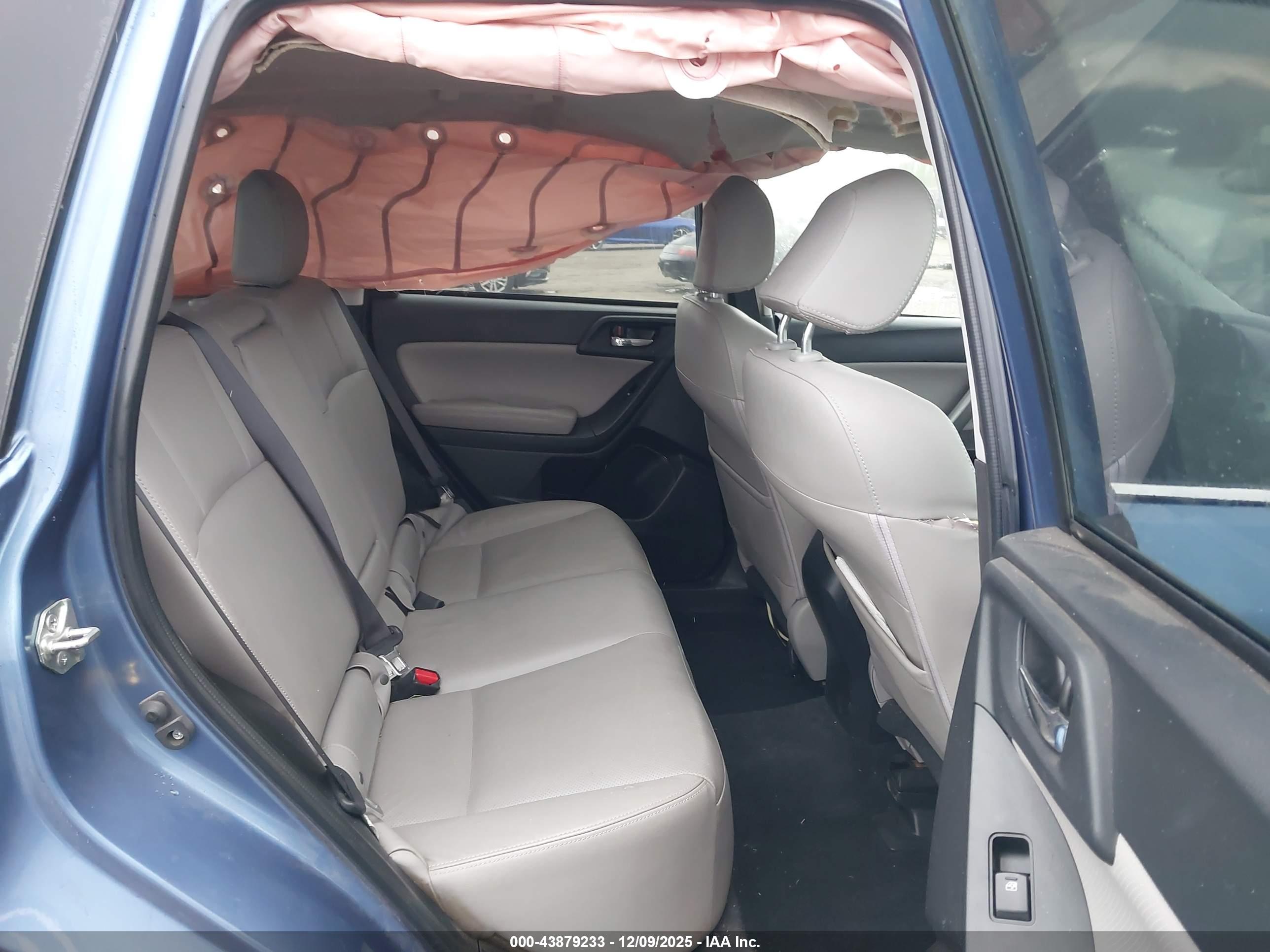 SUBARU FORESTER image 8