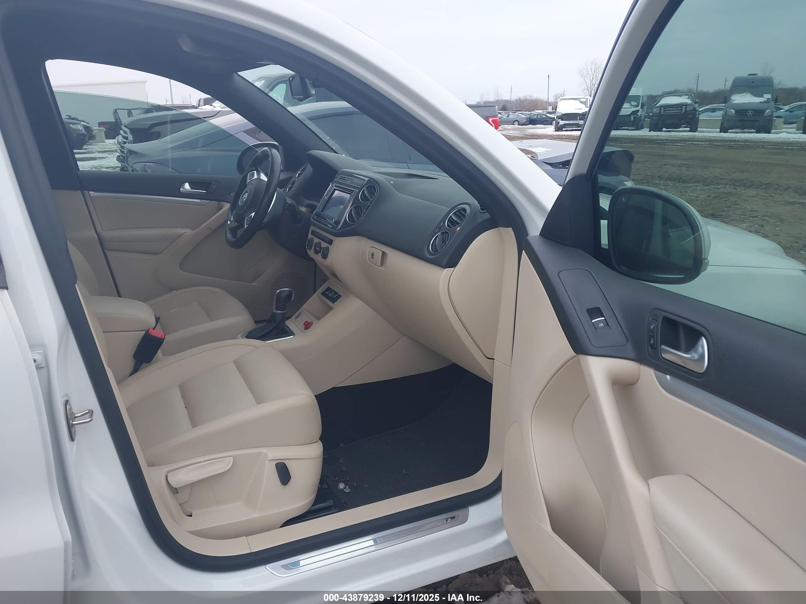 VOLKSWAGEN TIGUAN image 5