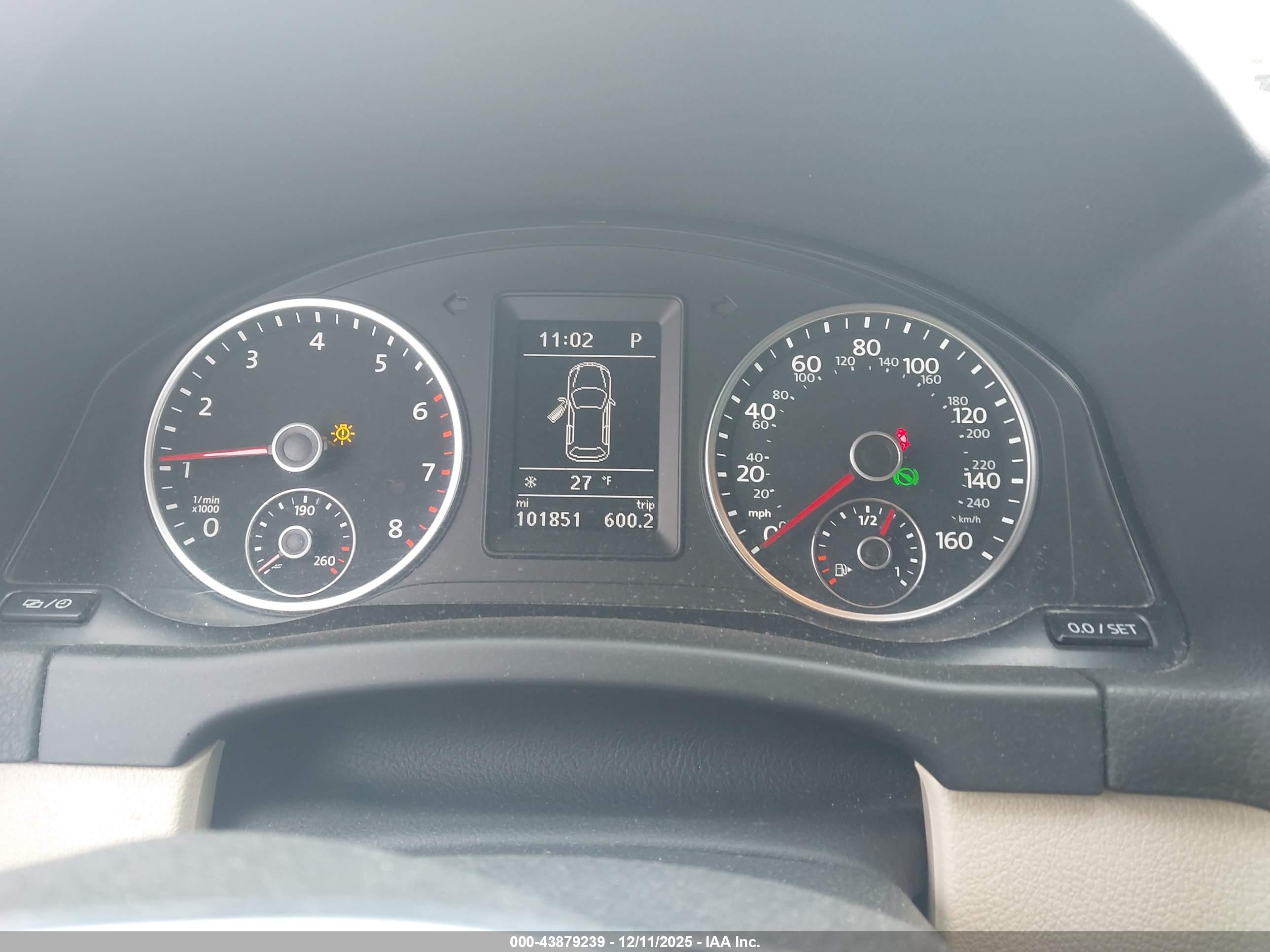 VOLKSWAGEN TIGUAN image 7