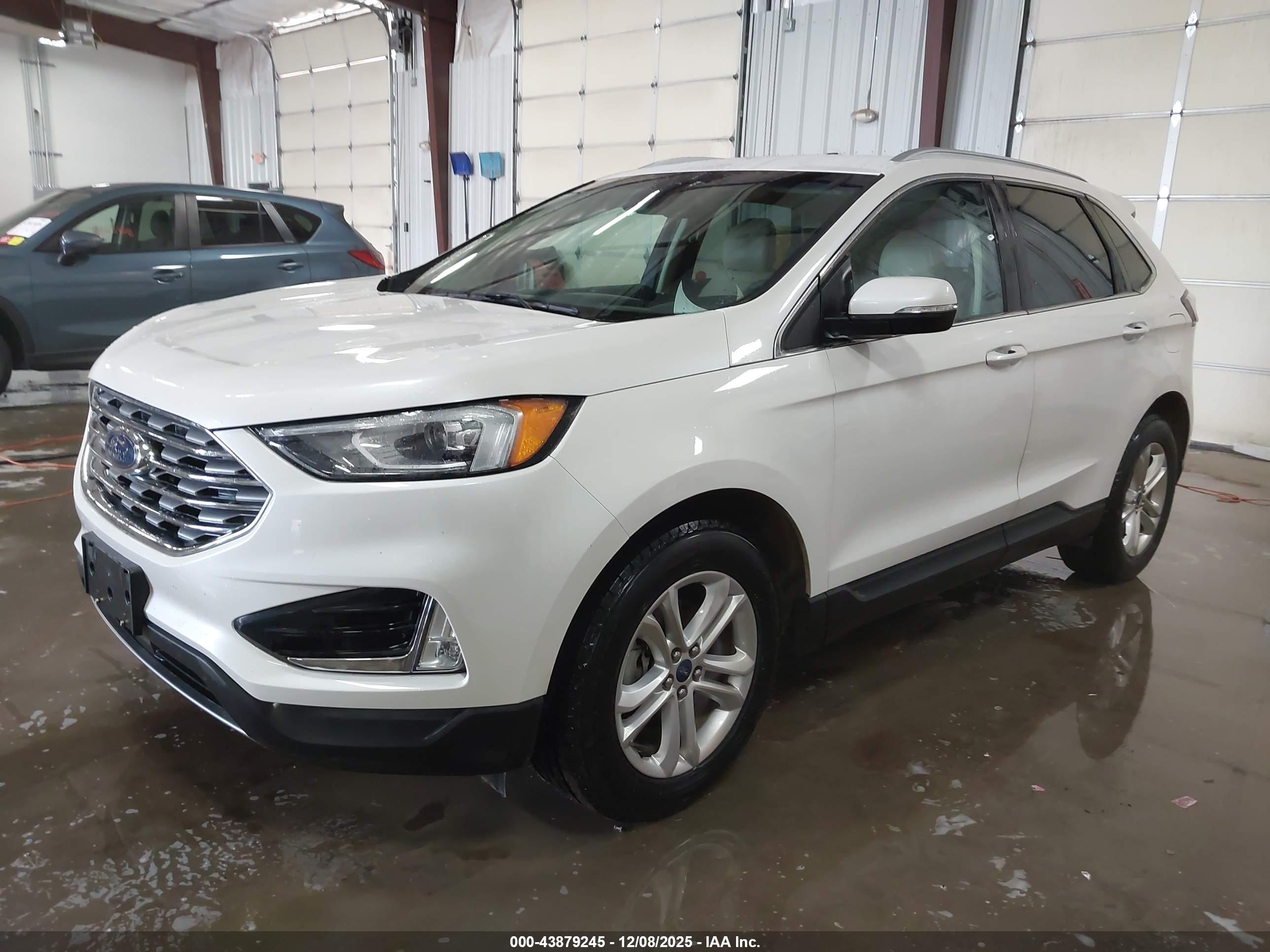 FORD EDGE image 2