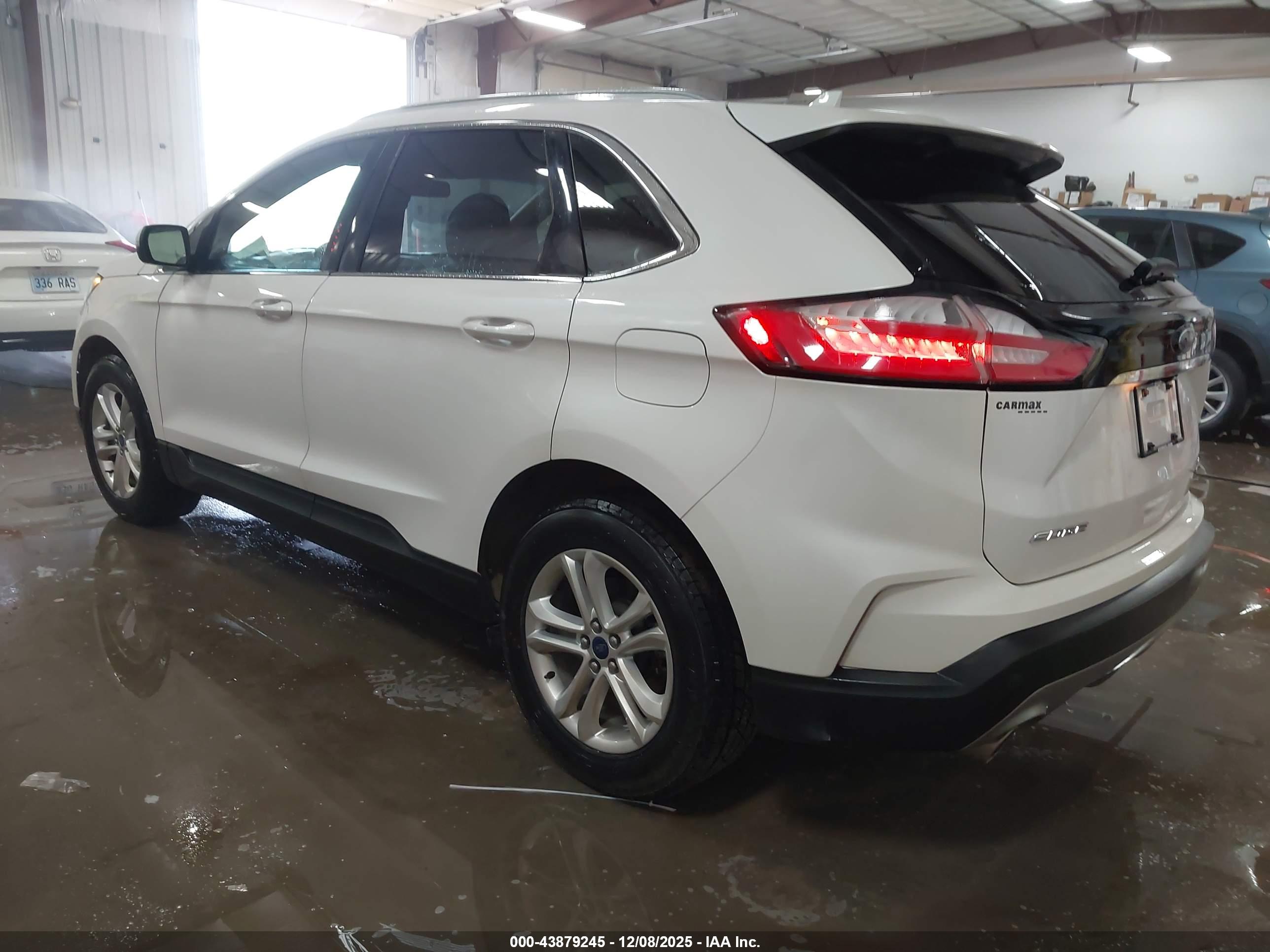 FORD EDGE image 3