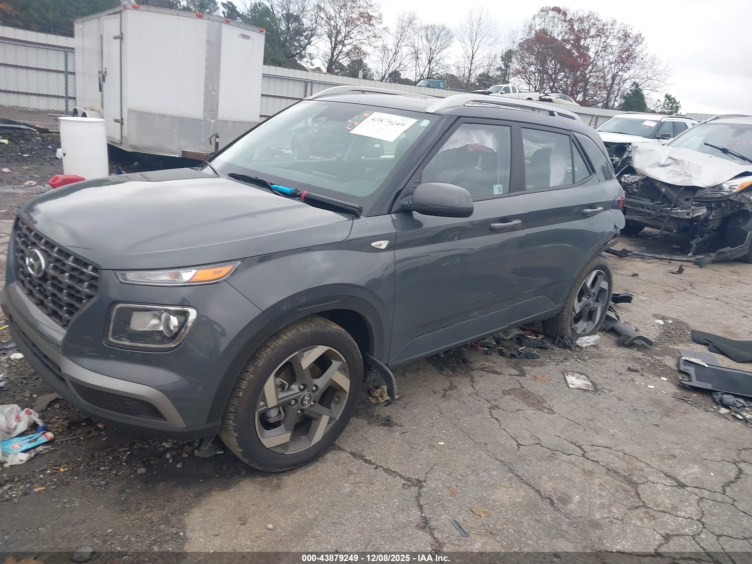 HYUNDAI VENUE image 2