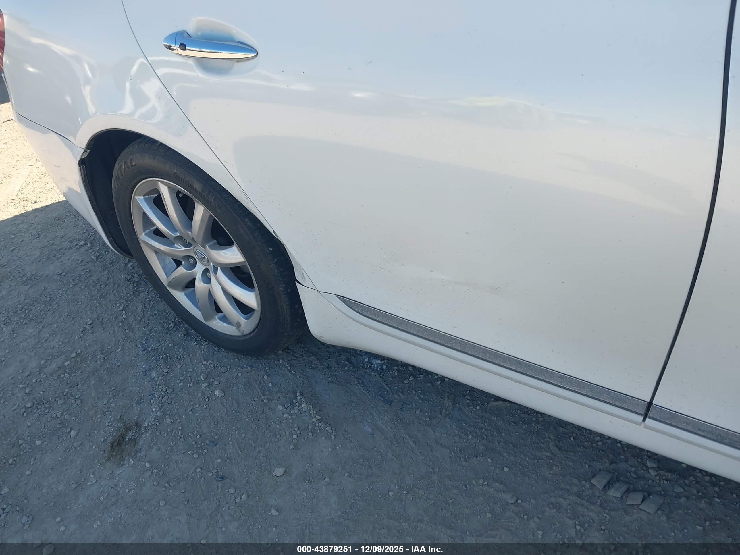 LEXUS LS image 6